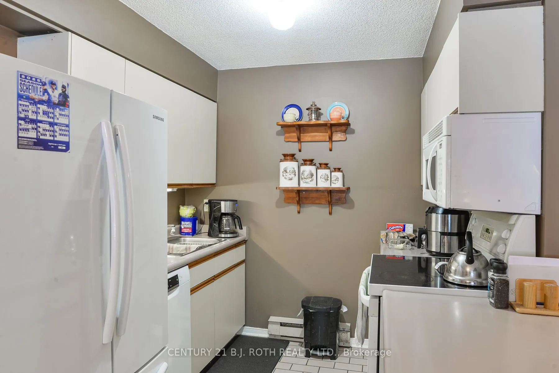 71 Laguna Parkway #15