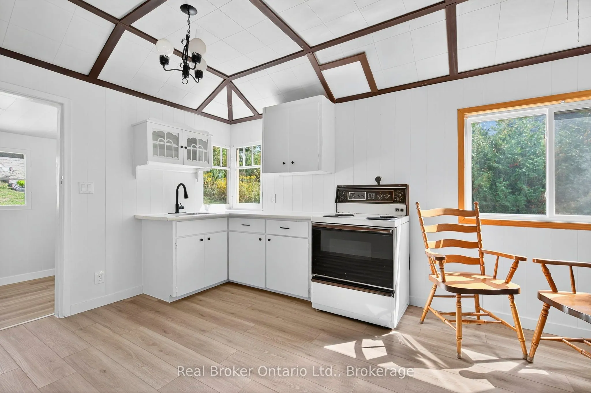 1948 Tiny Beaches Road S