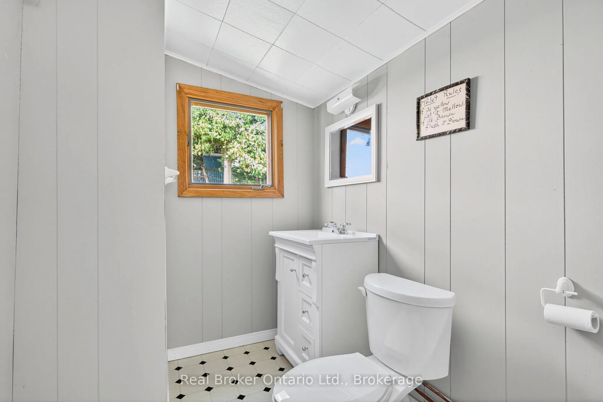1948 Tiny Beaches Road S