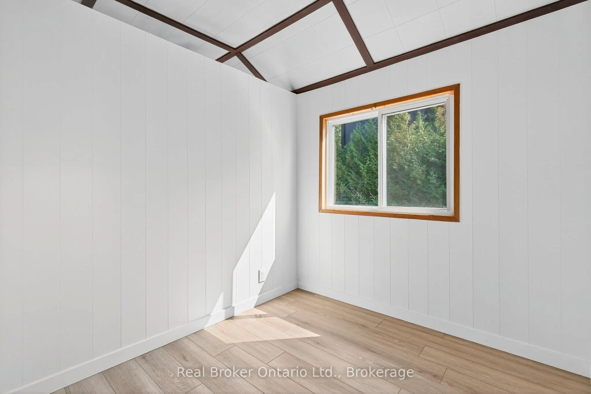 1948 Tiny Beaches Road S