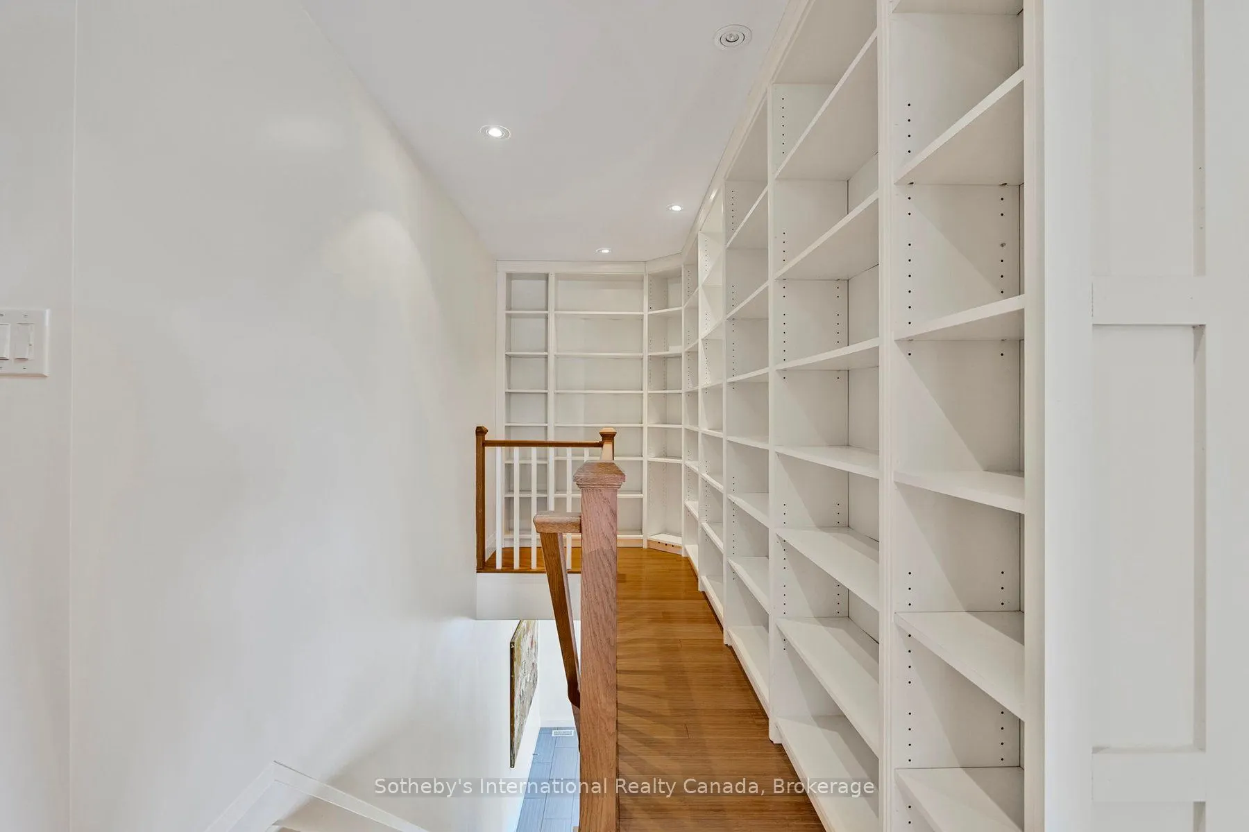 2 Swan Lane
