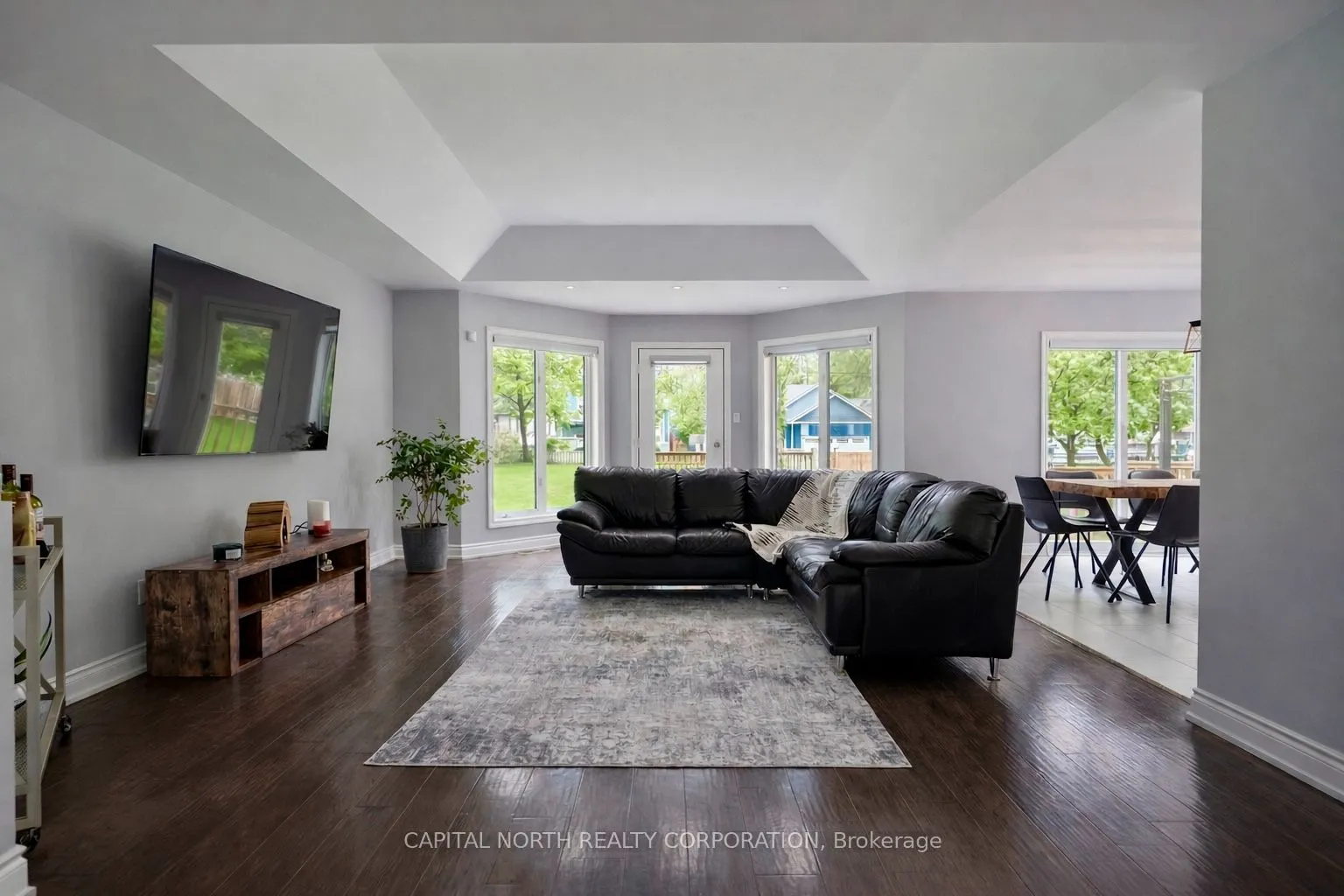 8 Downer Crescent