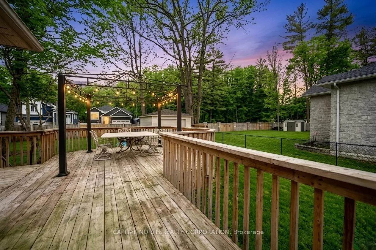 8 Downer Crescent