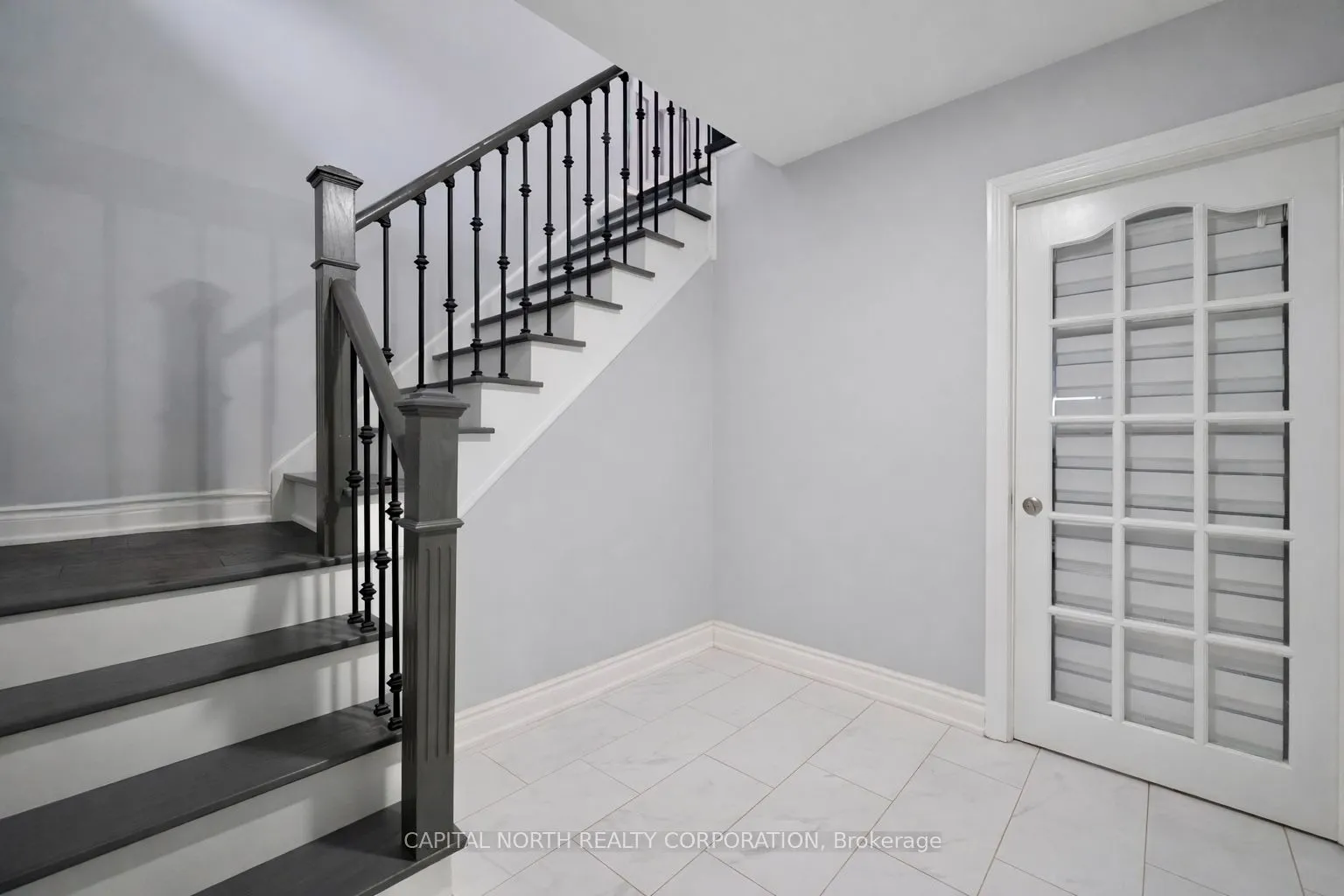 8 Downer Crescent
