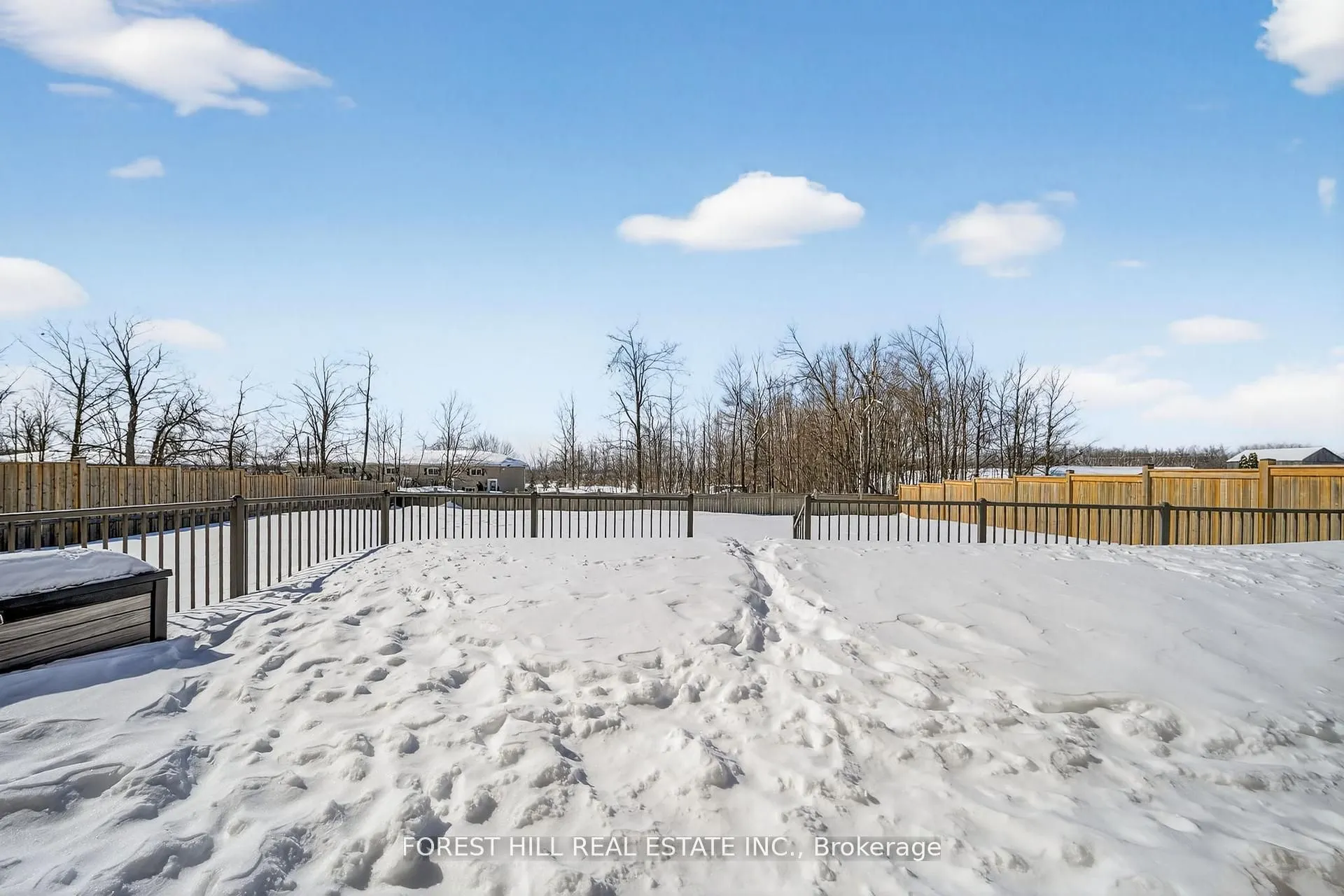 37 Rugman Crescent