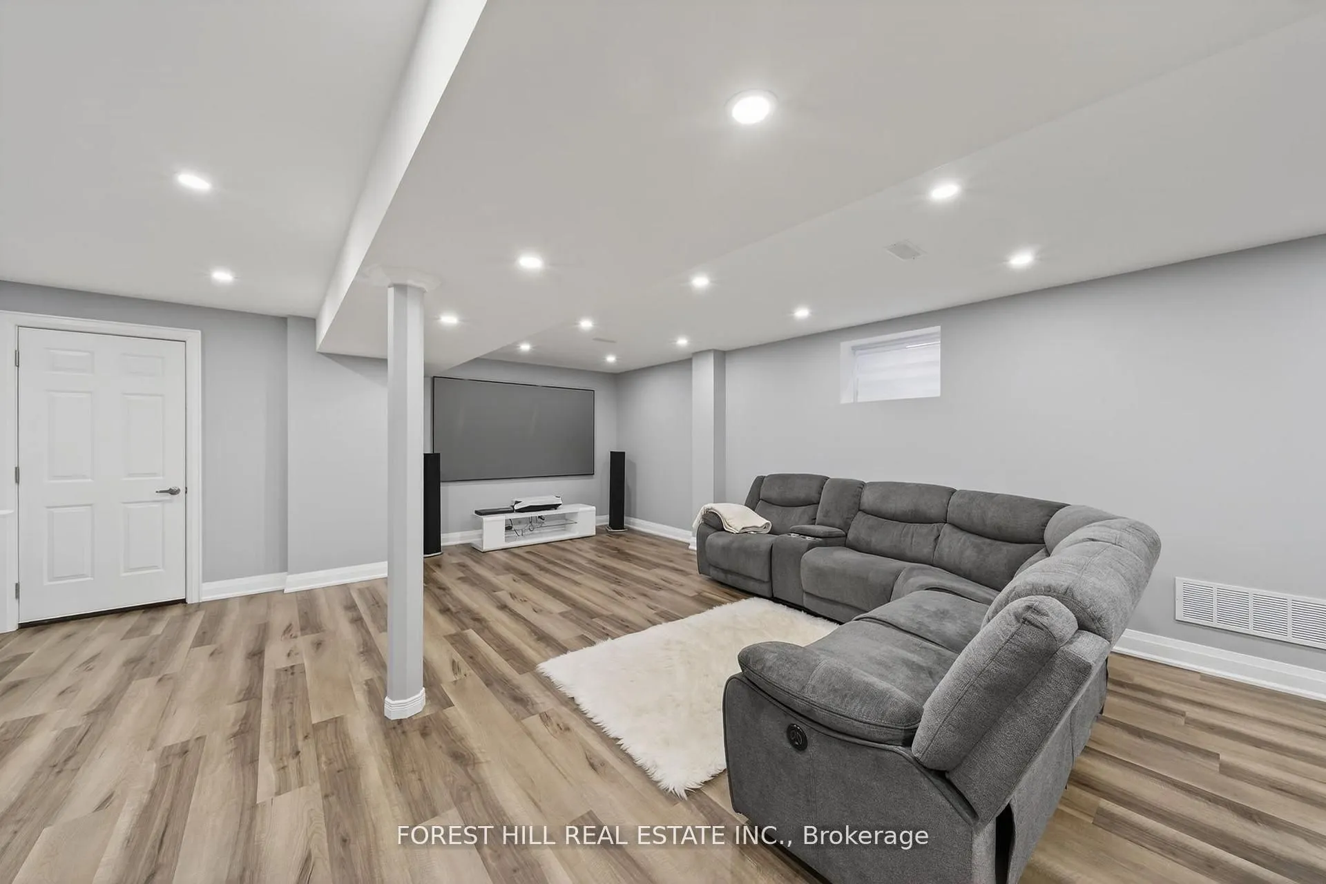 37 Rugman Crescent