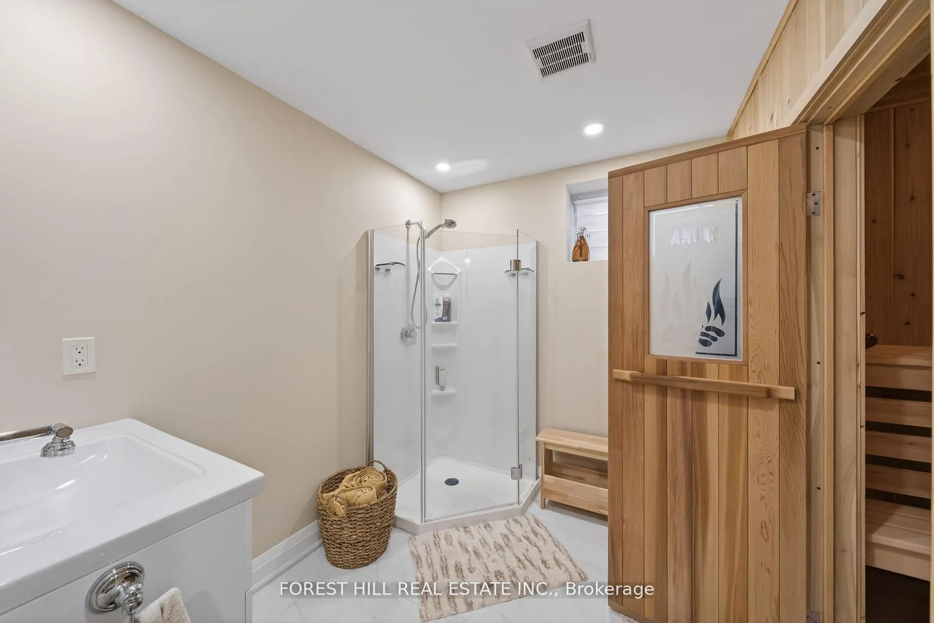 37 Rugman Crescent