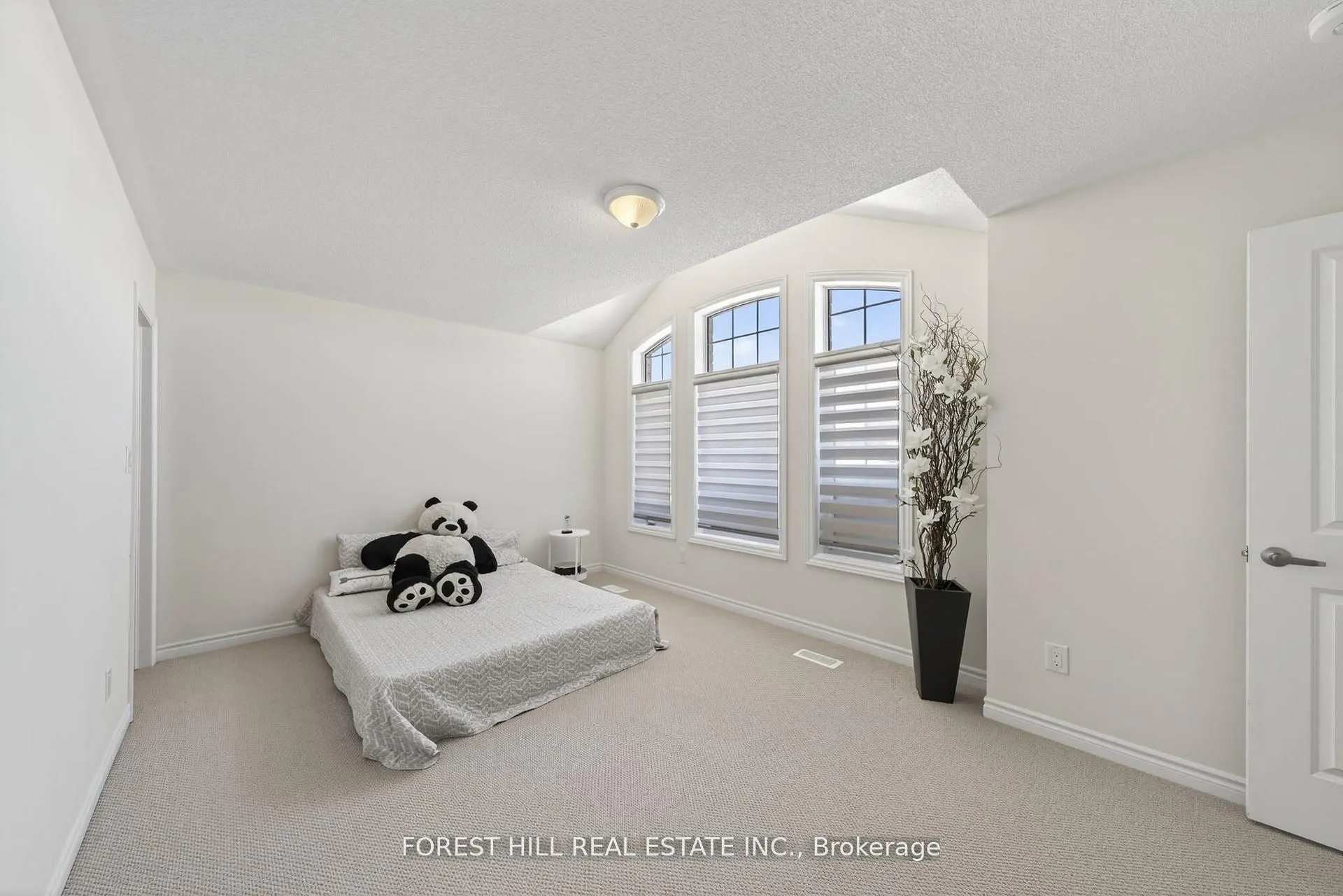 37 Rugman Crescent