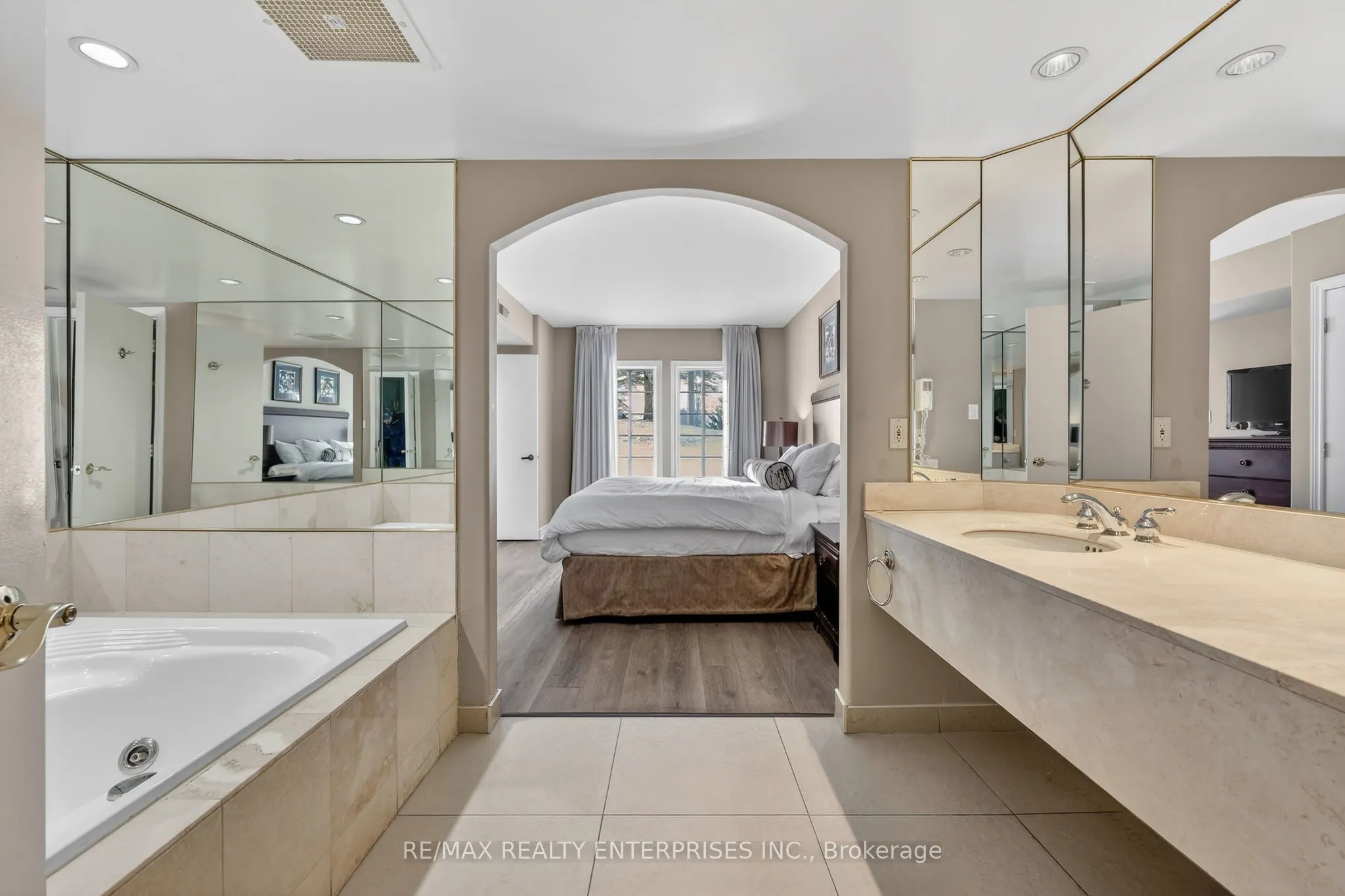 90 Highland Drive #2014/15