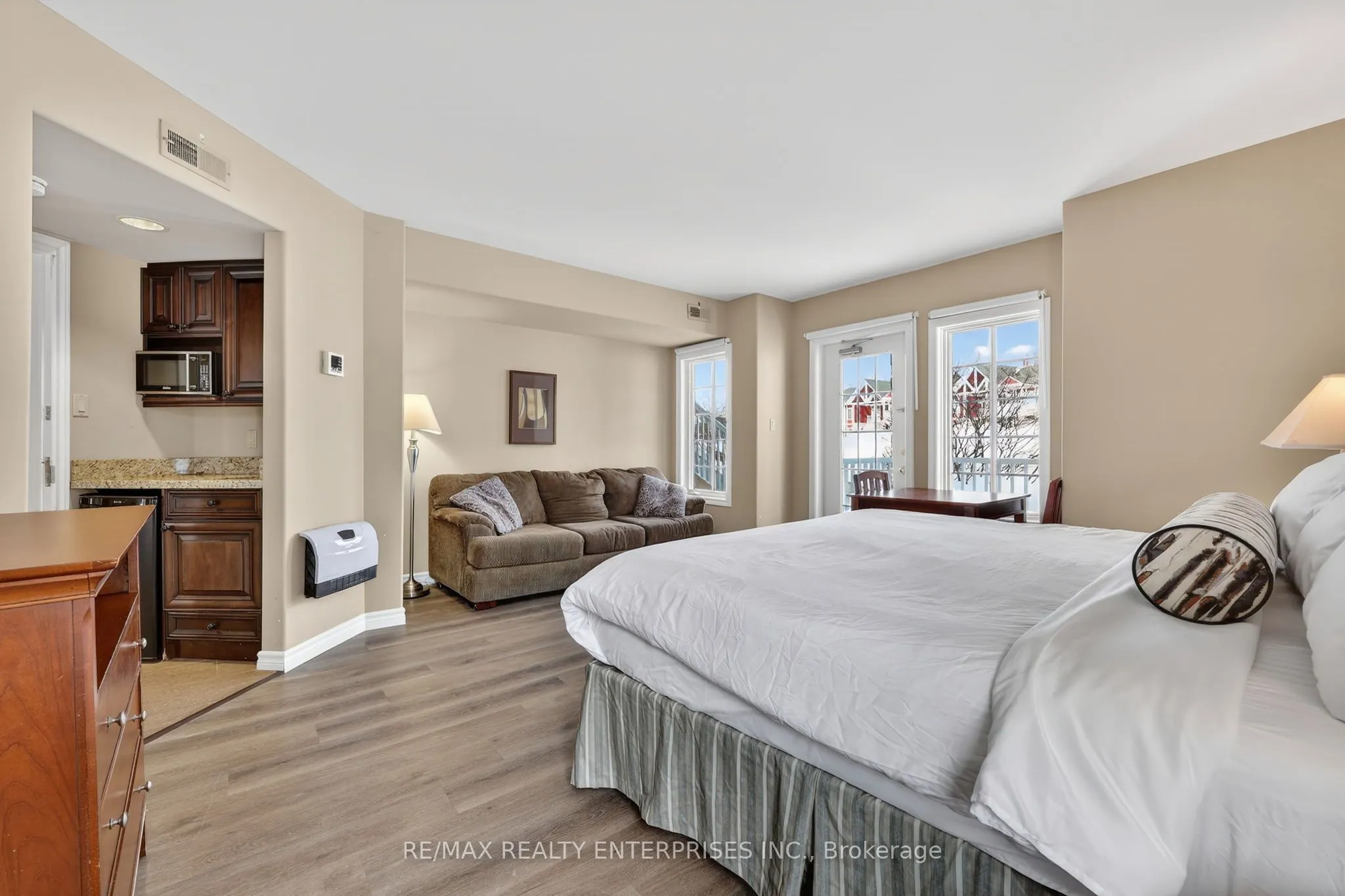 90 Highland Drive #2014/15