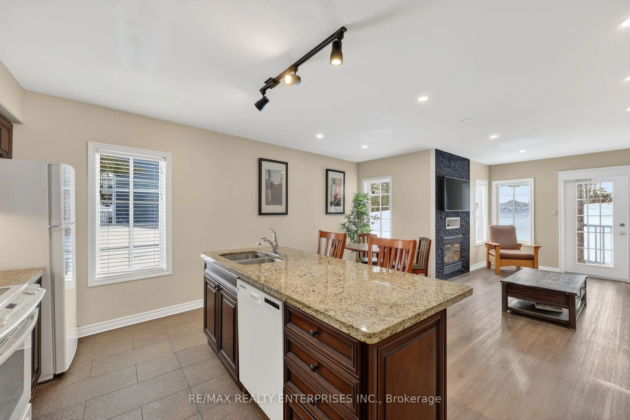 90 Highland Drive #2014/15