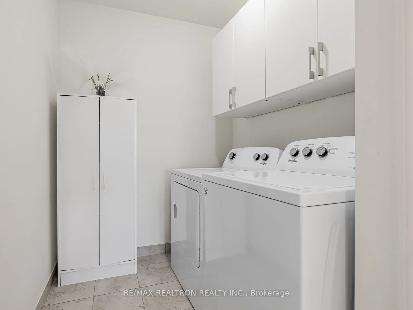 6 Bobolink Drive