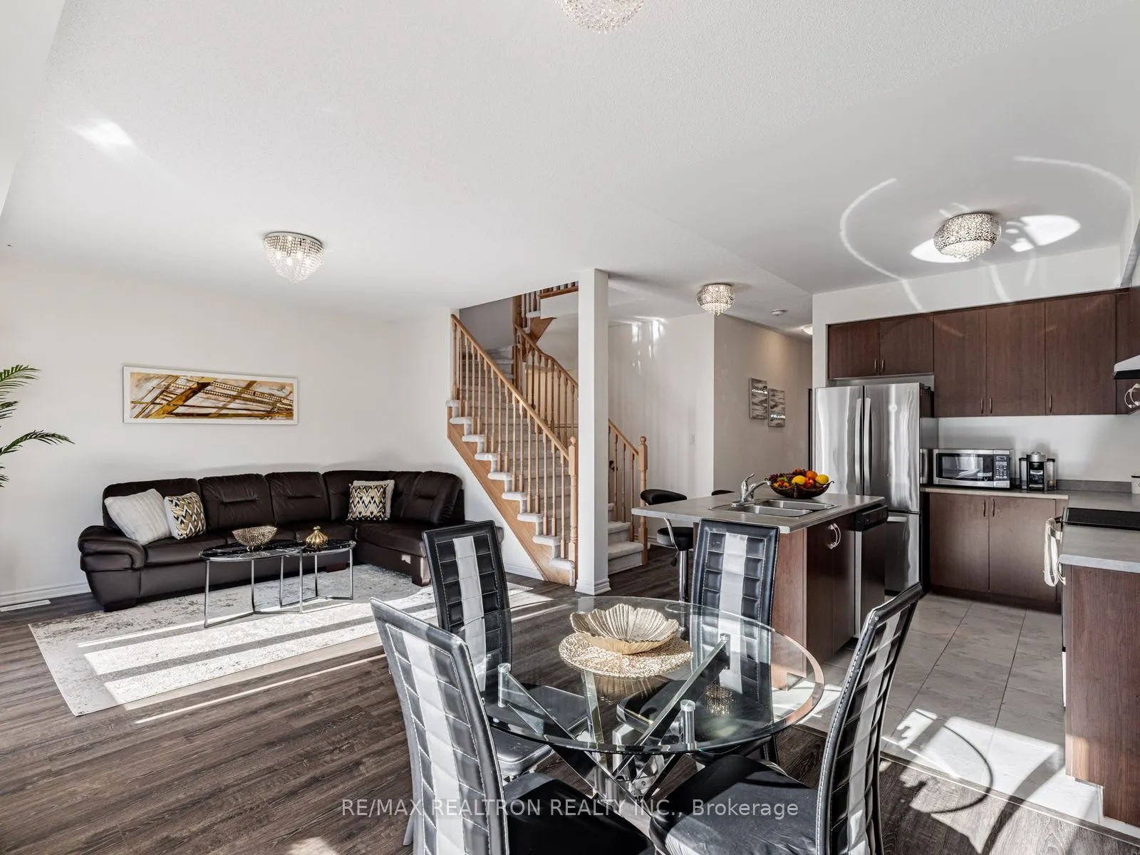 6 Bobolink Drive