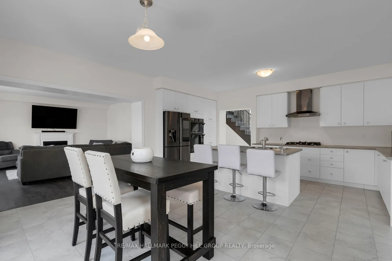 113 Rugman Crescent