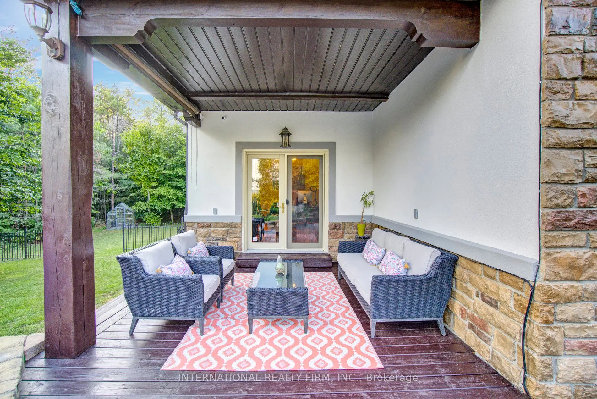6 Pinehurst Lane