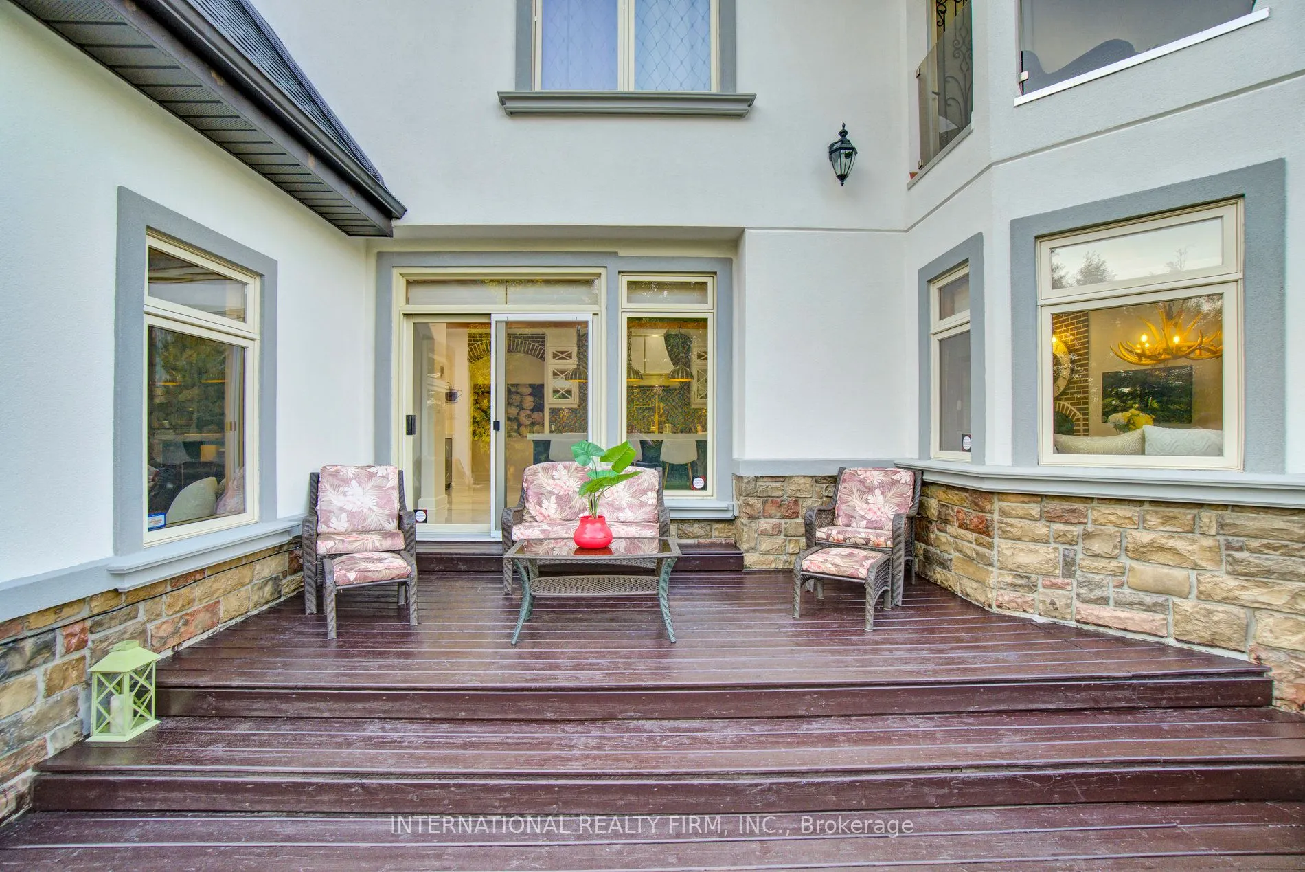 6 Pinehurst Lane