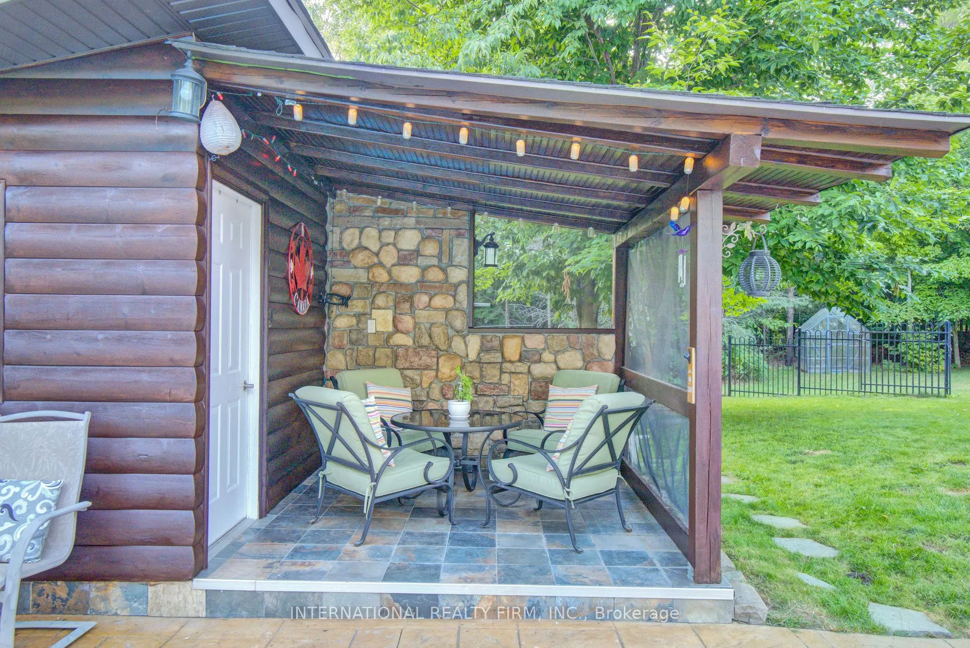 6 Pinehurst Lane