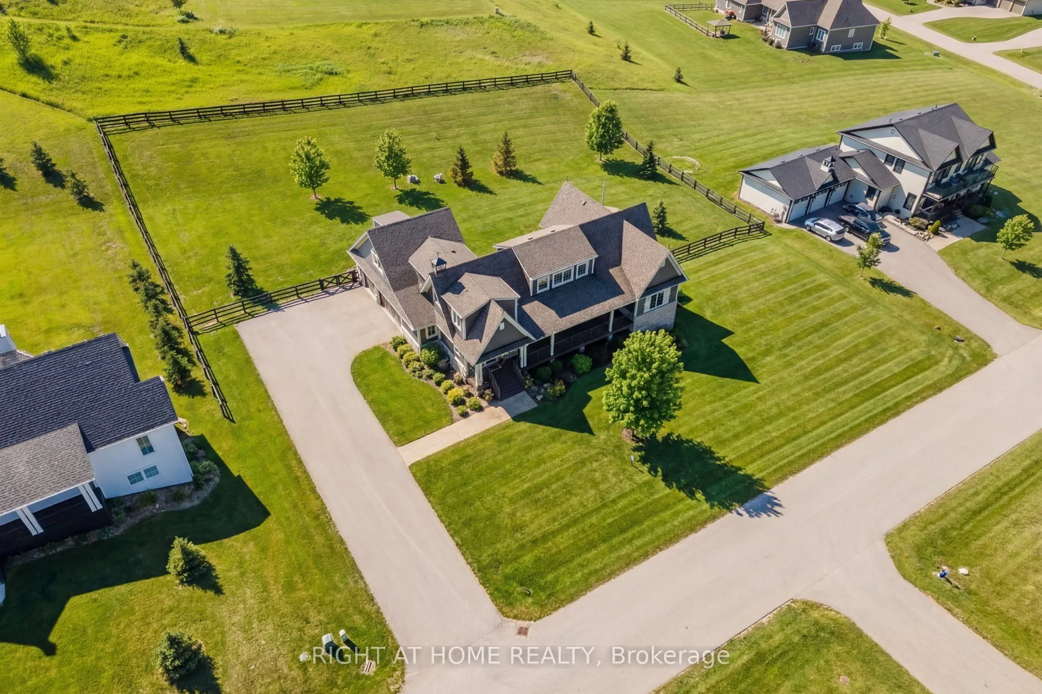 16 Gelderland Crescent