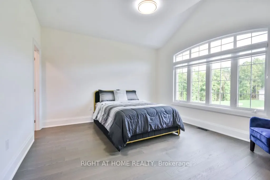 8 Forest Heights Court