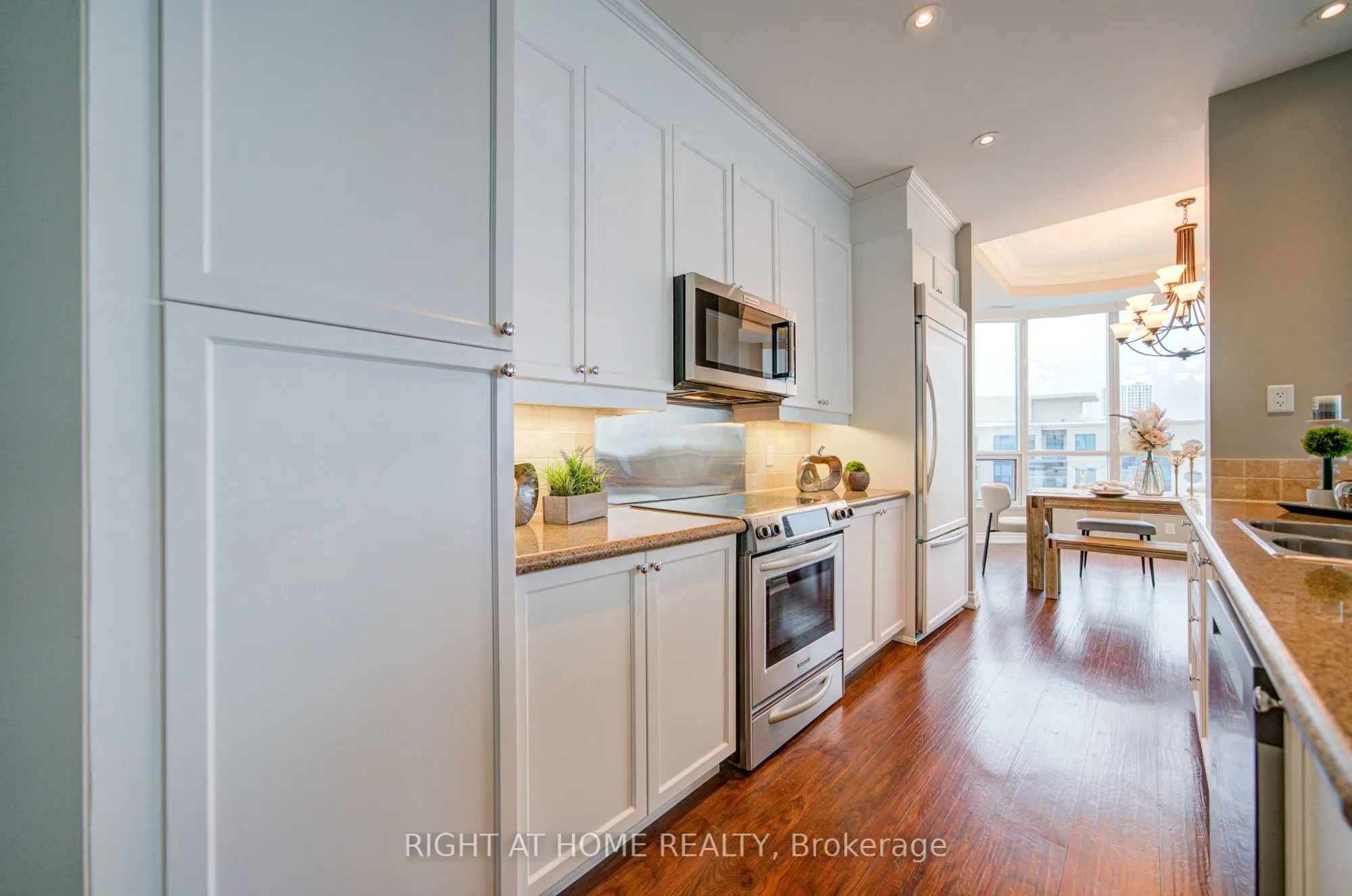 37 Ellen Street #PH06