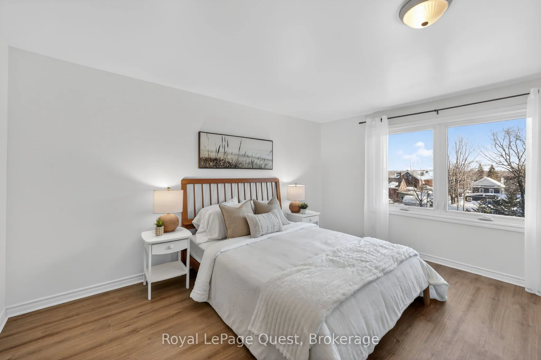 109 Brant Street E