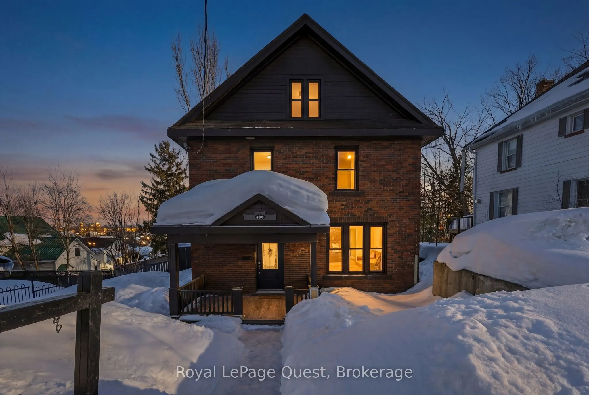 109 Brant Street E