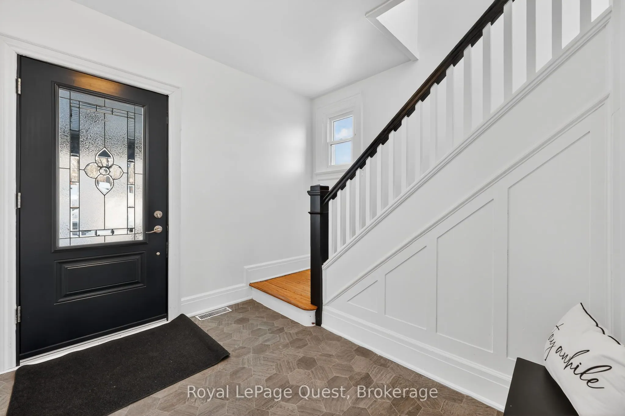 109 Brant Street E