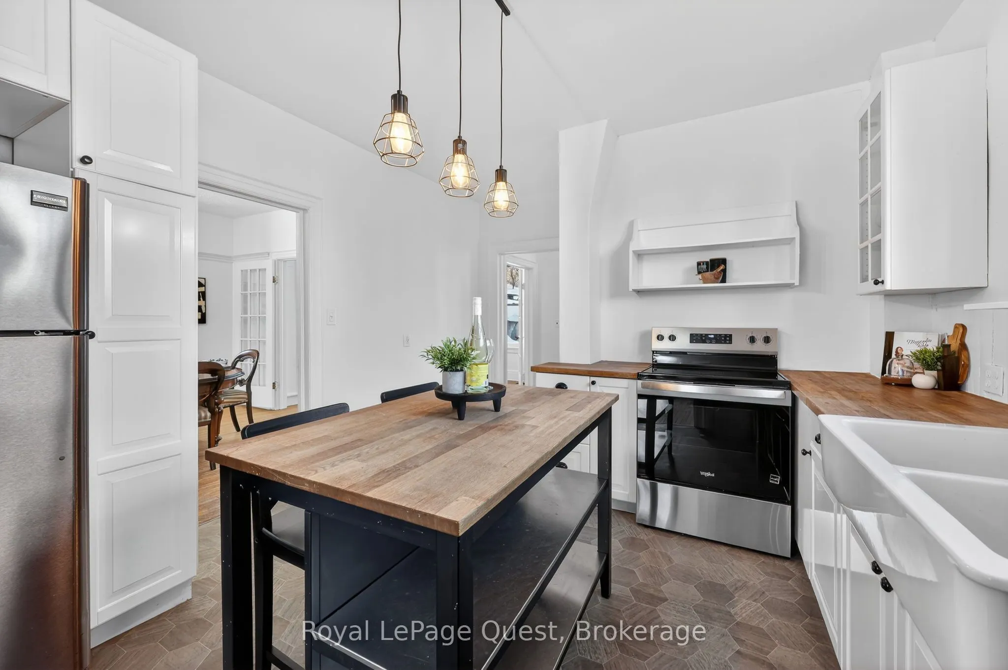109 Brant Street E