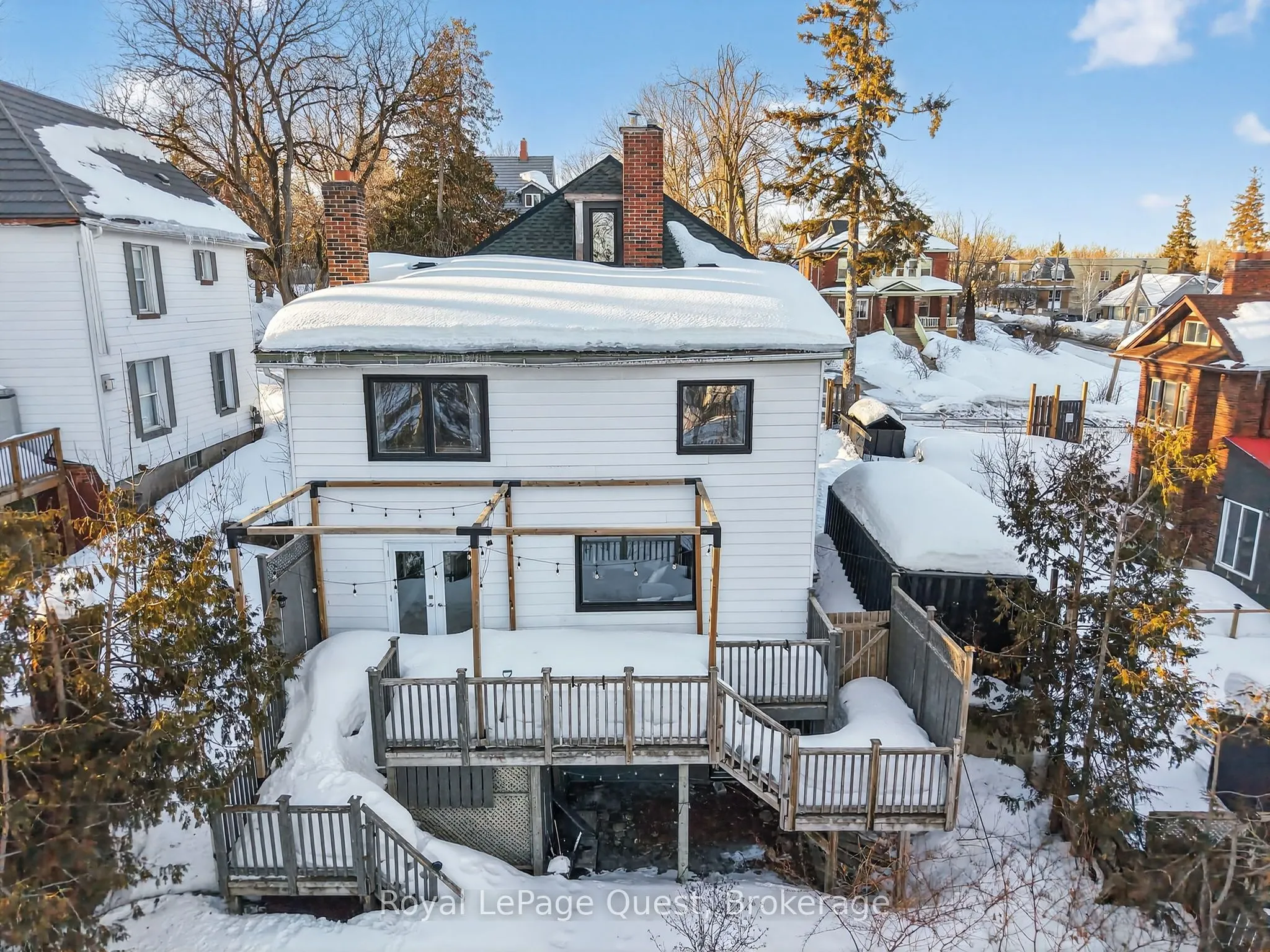 109 Brant Street E