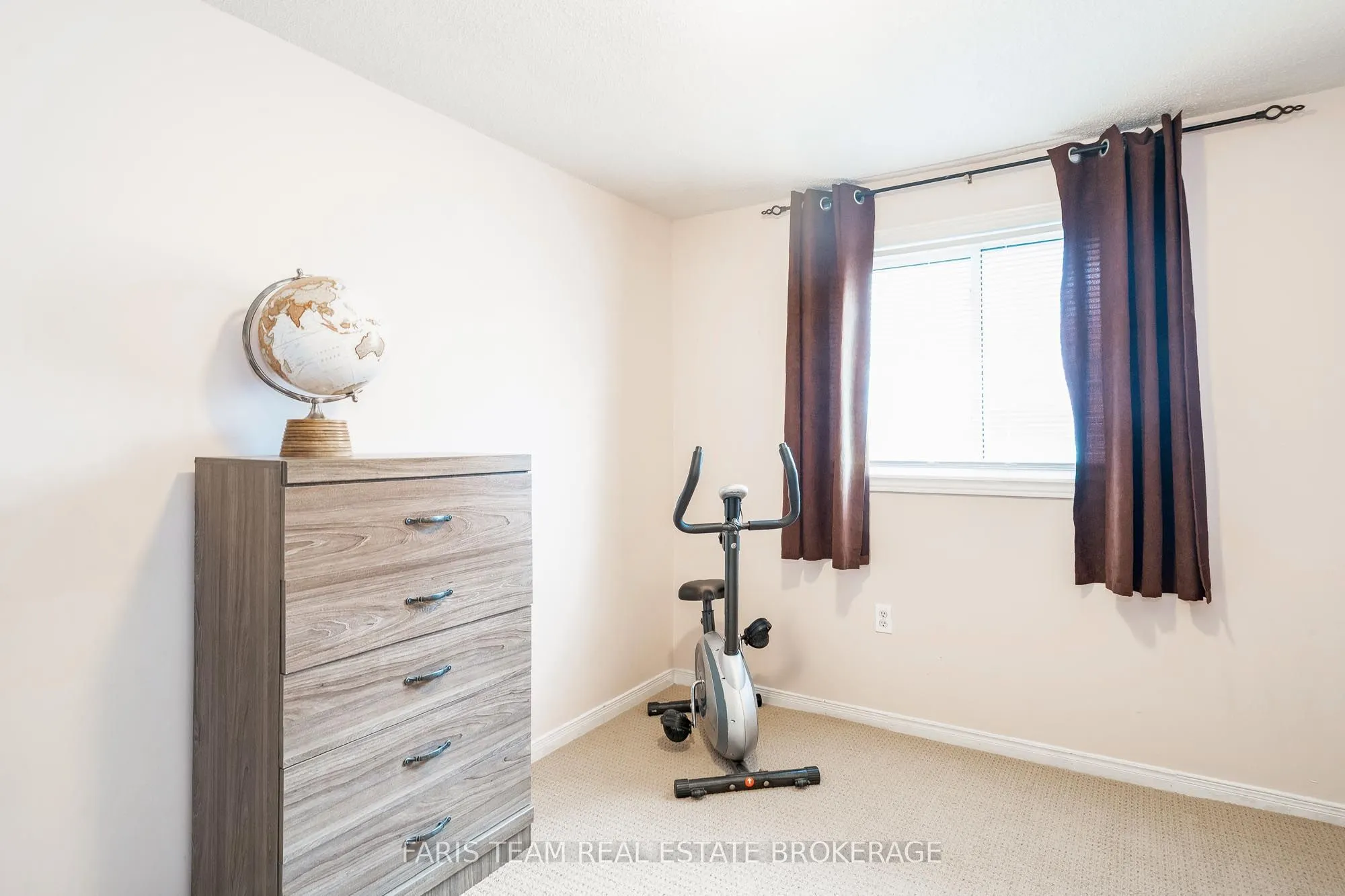 24 Laurie Crescent