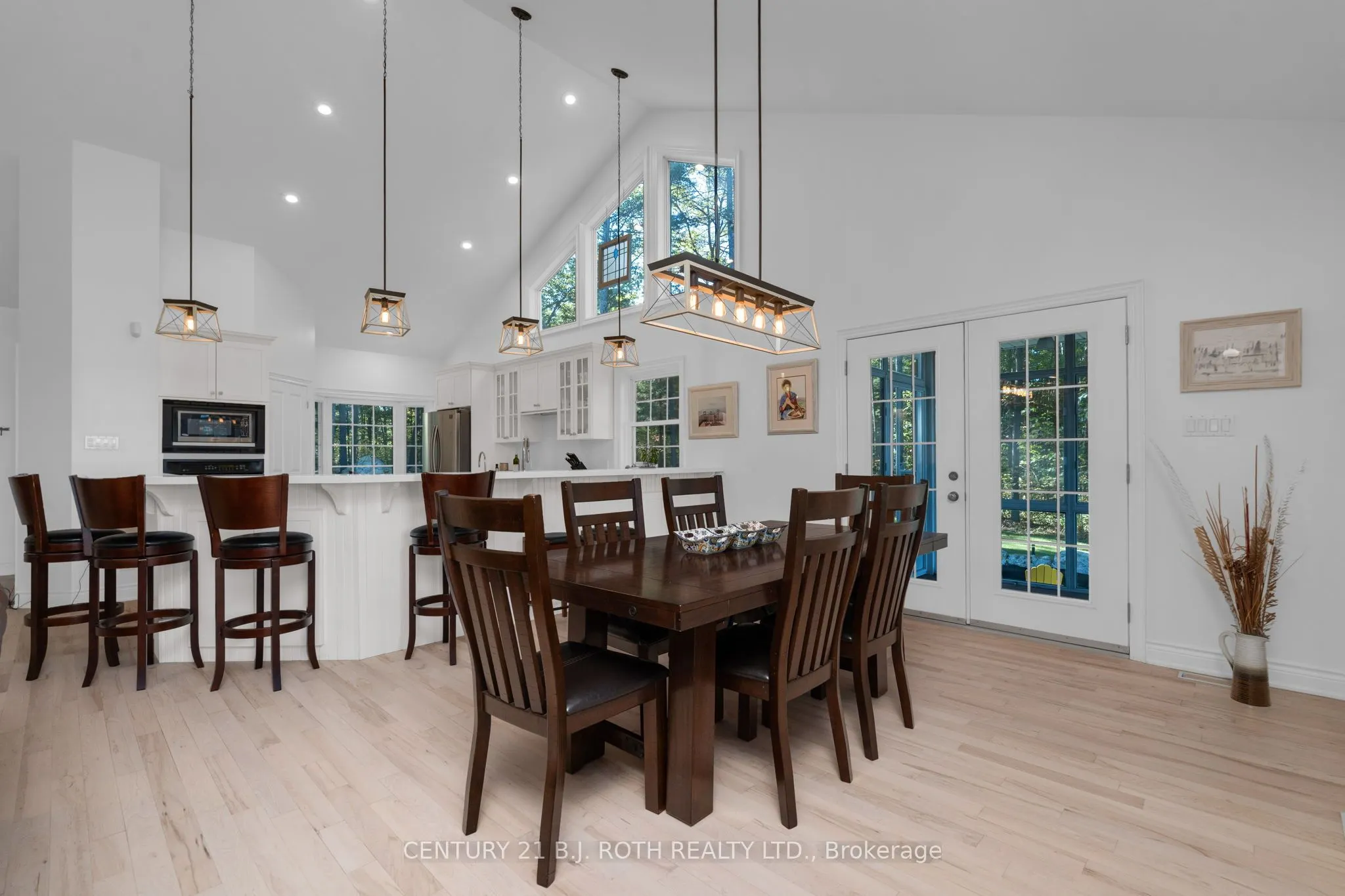 2710 Portage Trail