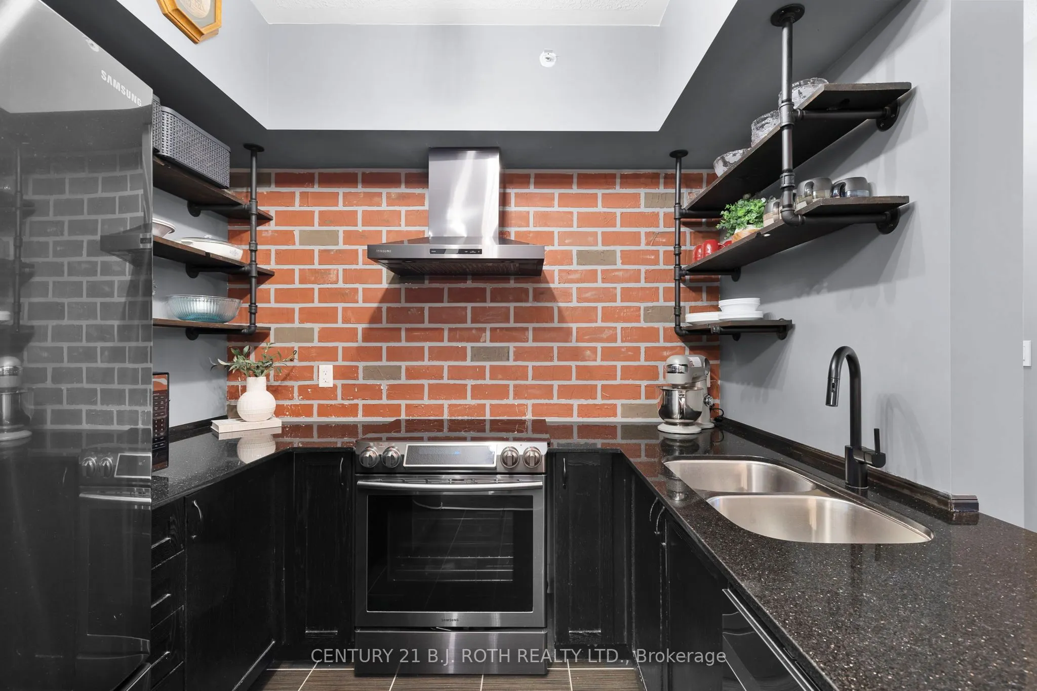 5 Greenwich Street #207