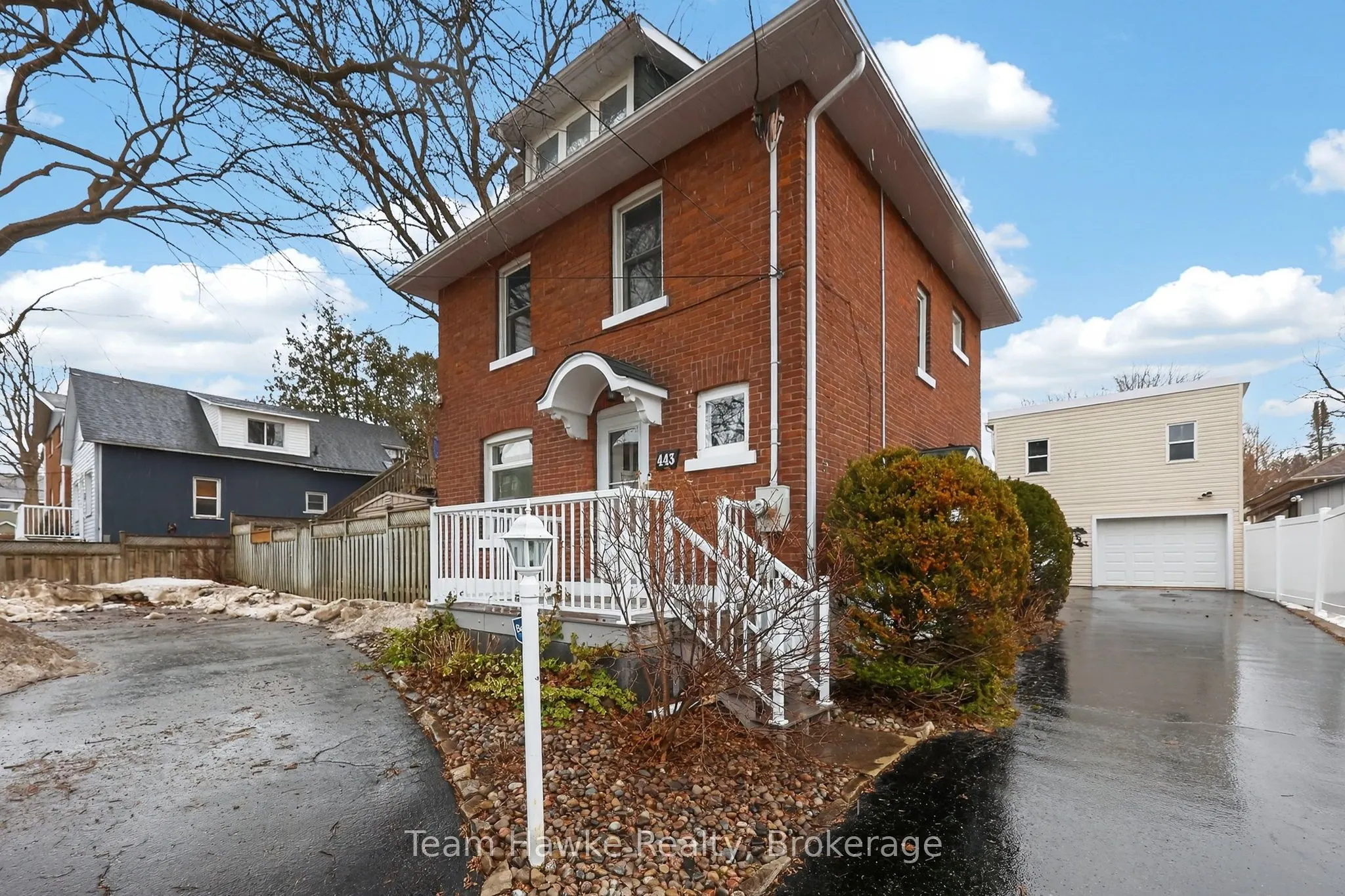 443 Elizabeth Street