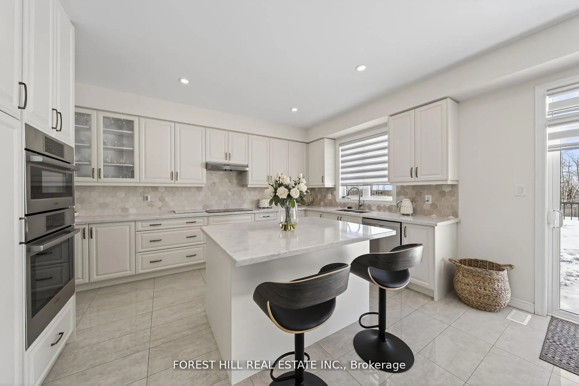 37 Rugman Crescent