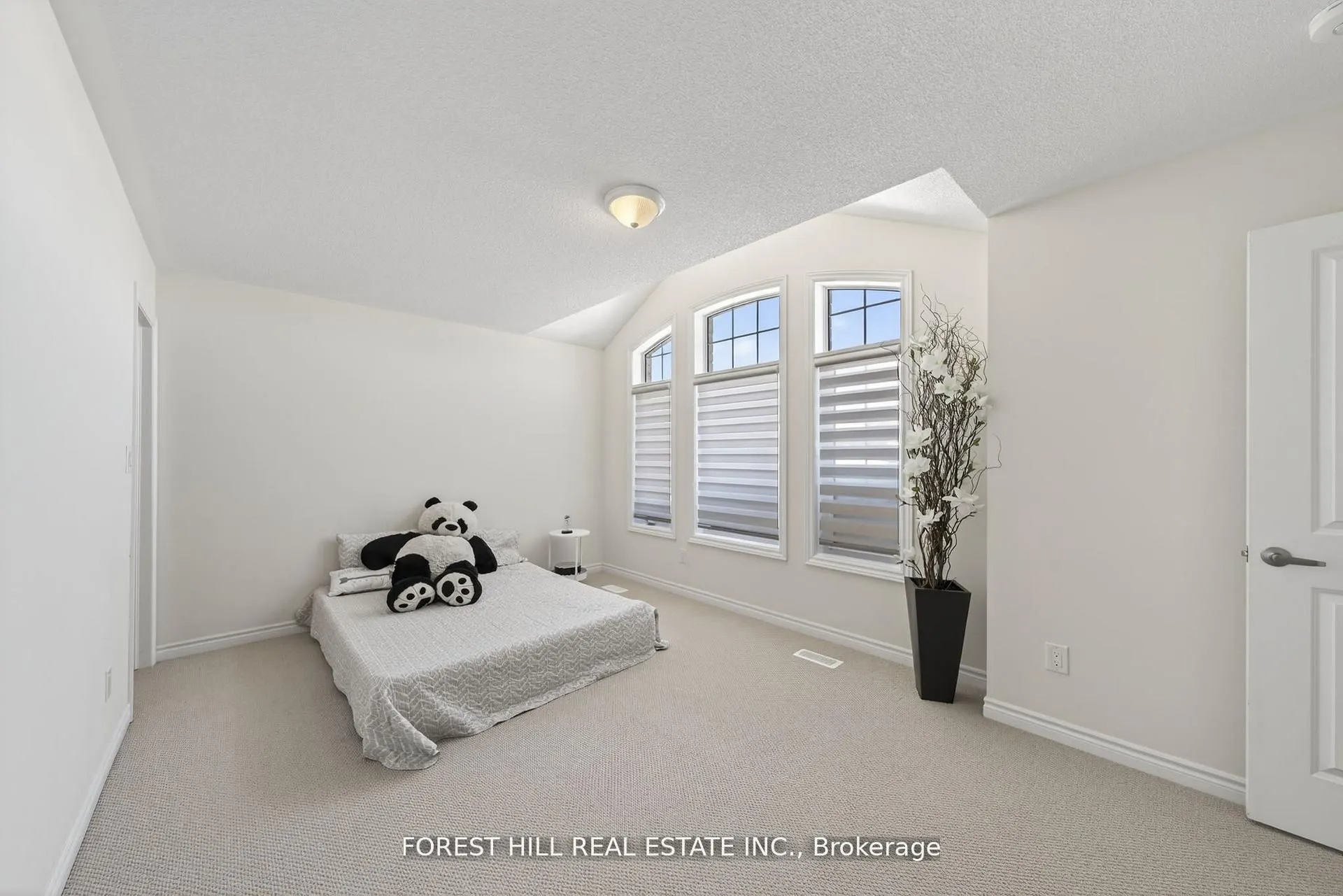 37 Rugman Crescent