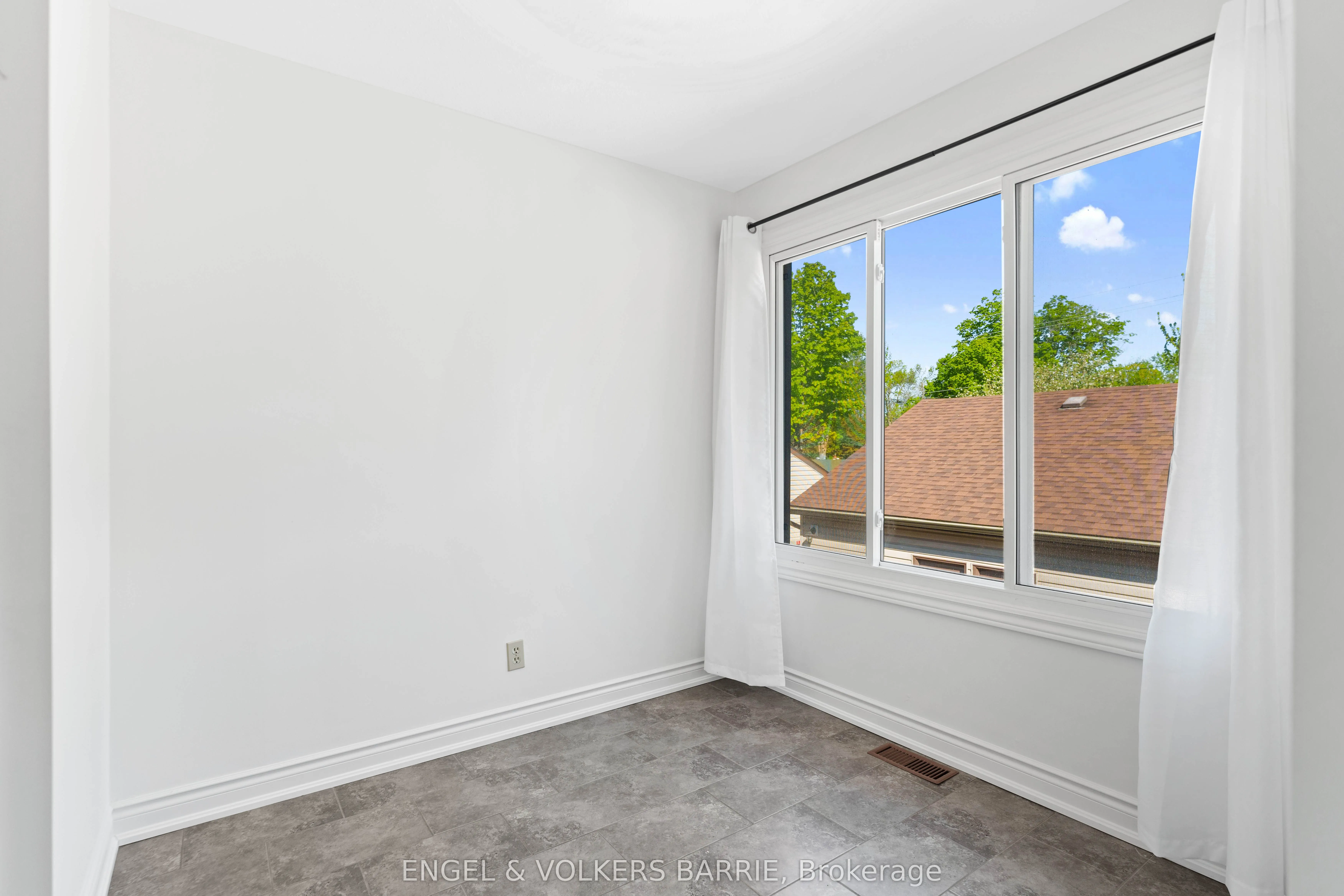 43 Olive Crescent #204