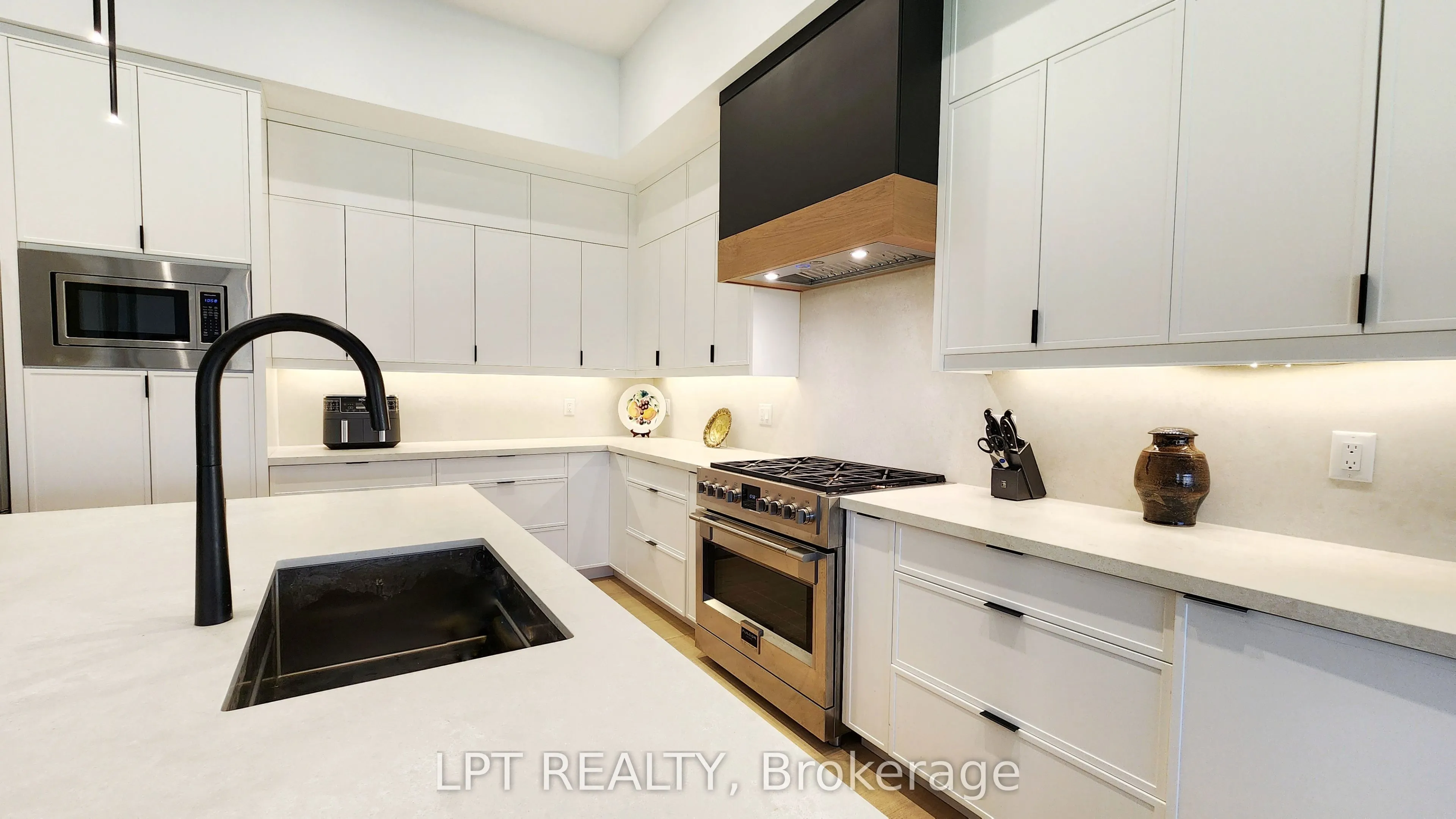 15 Byers Street