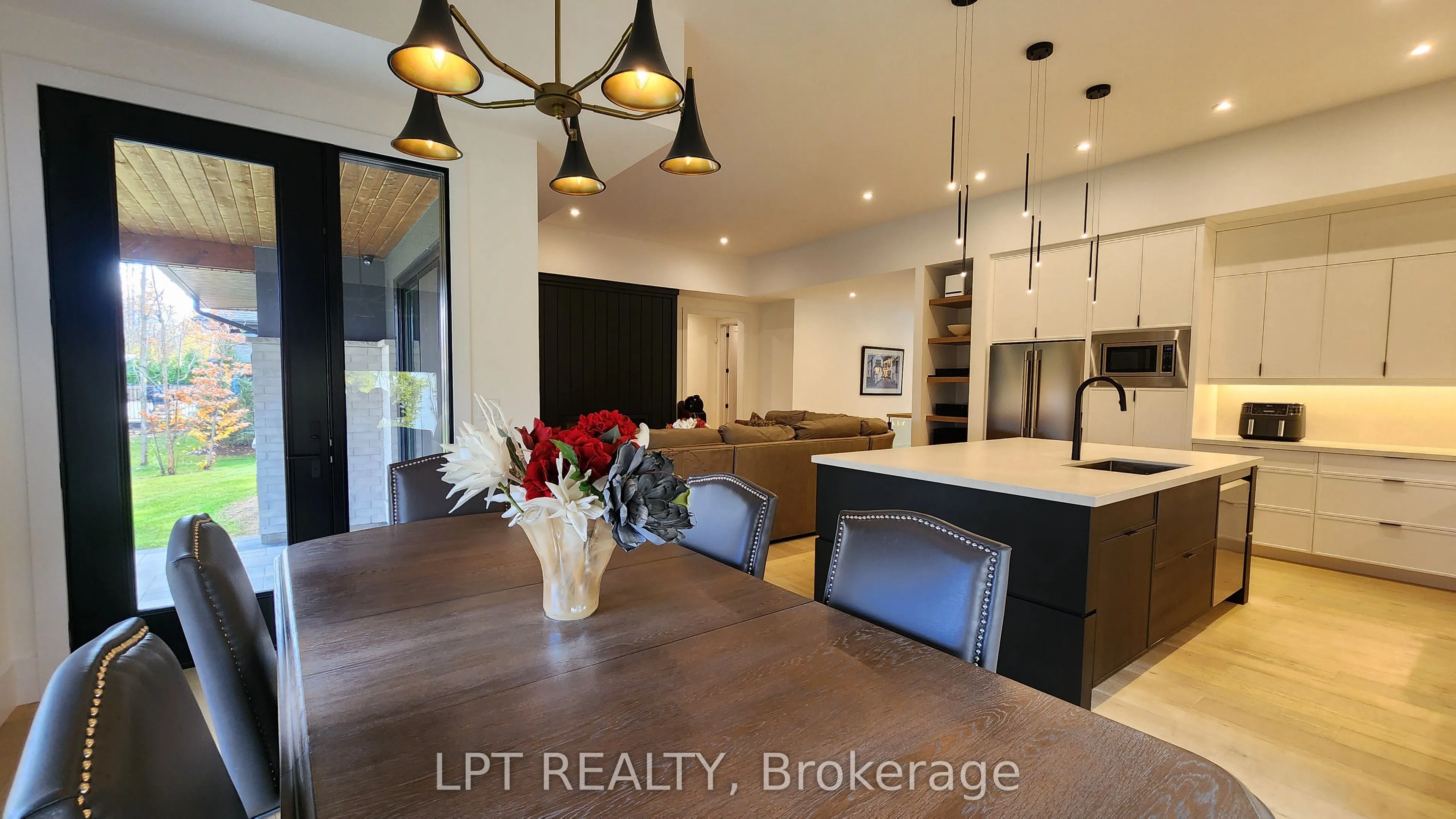 15 Byers Street