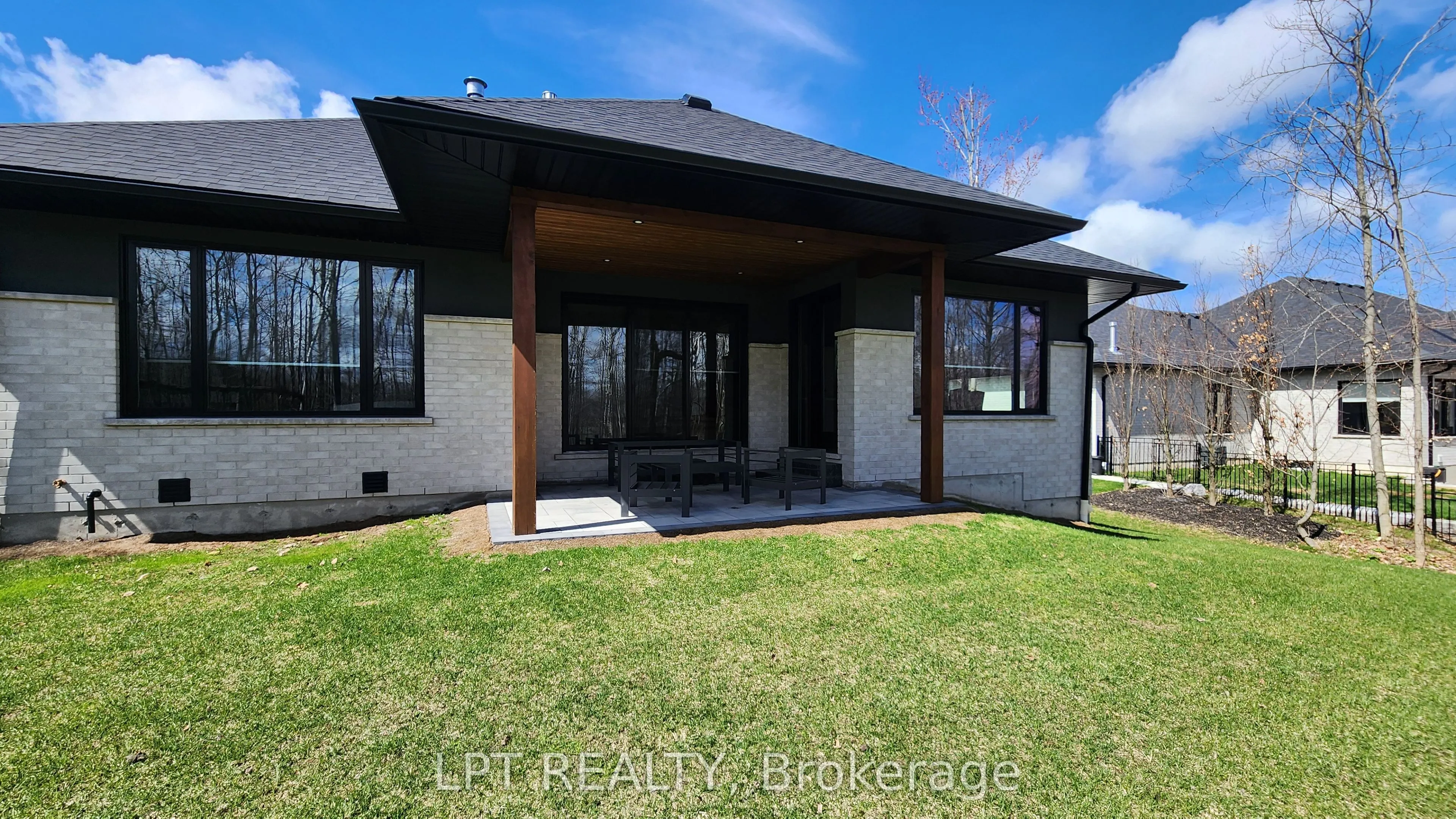 15 Byers Street