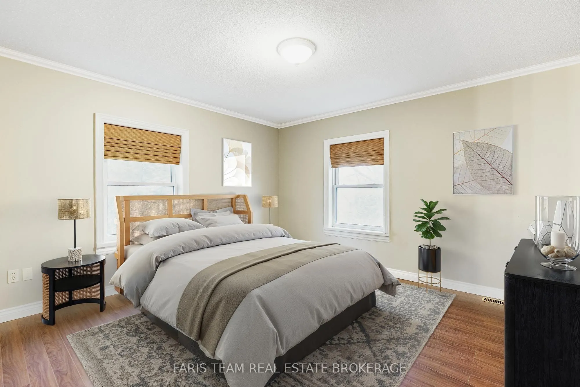 301 Concession 4 Road E