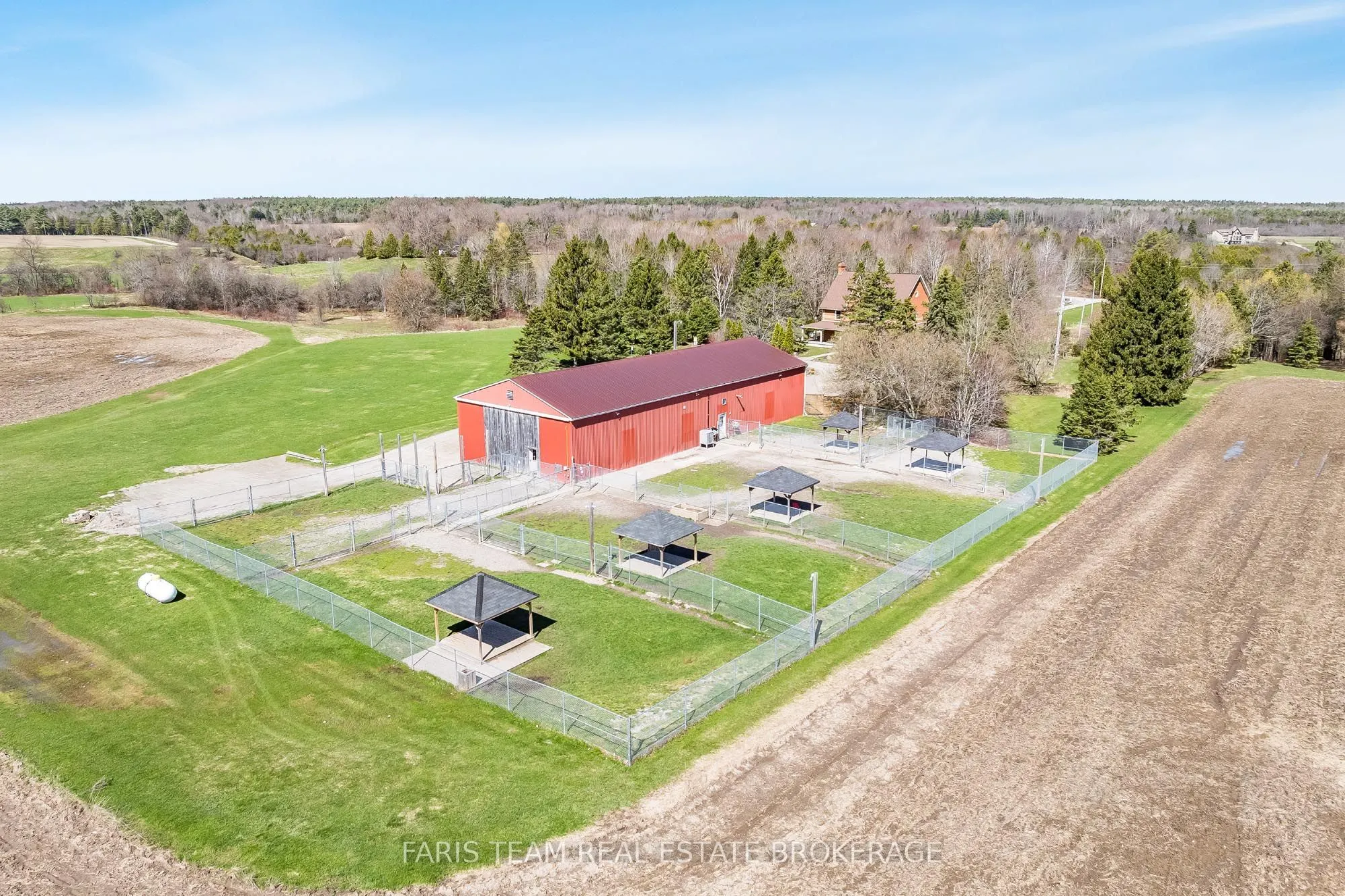 301 Concession 4 Road E