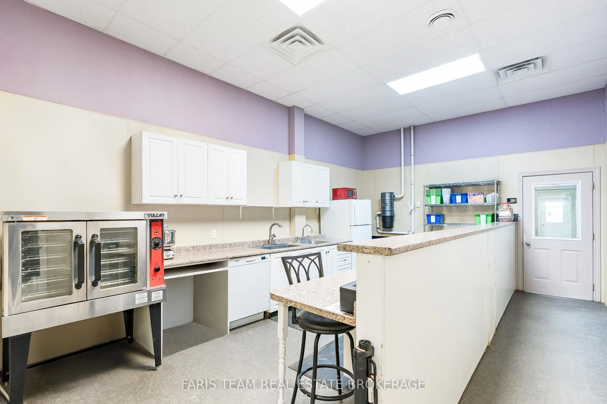 301 Concession 4 Road E