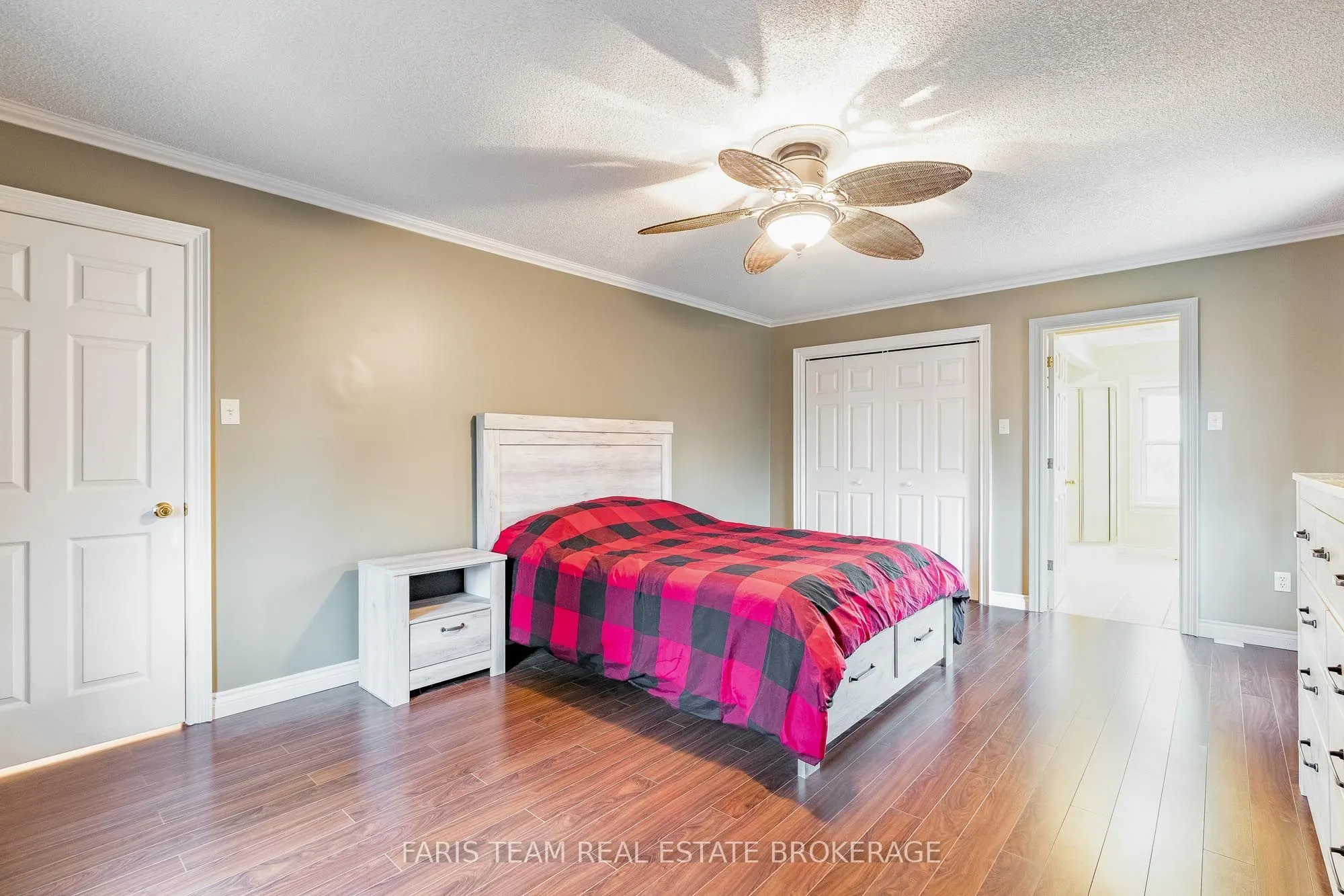301 Concession 4 Road E