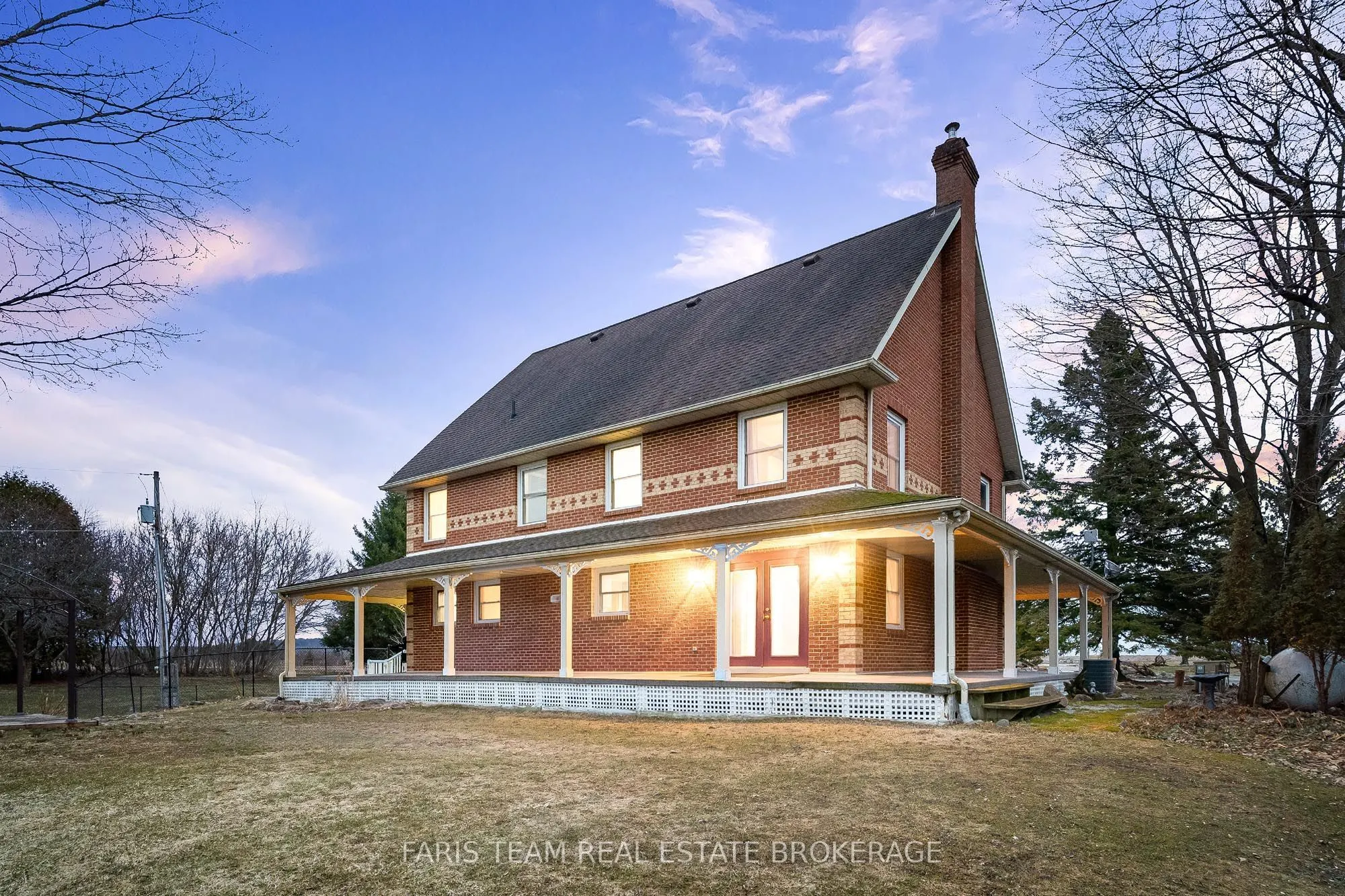 301 Concession 4 Road E