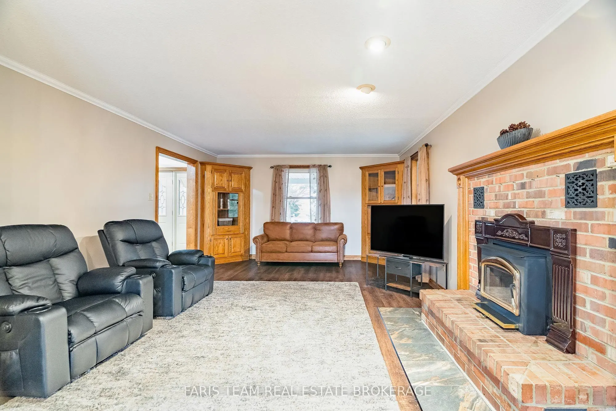 301 Concession 4 Road E