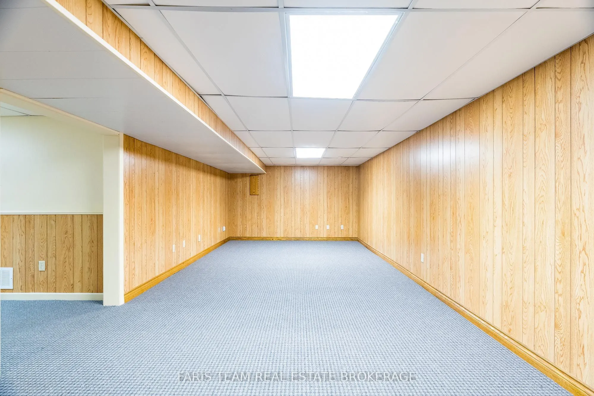 301 Concession 4 Road E