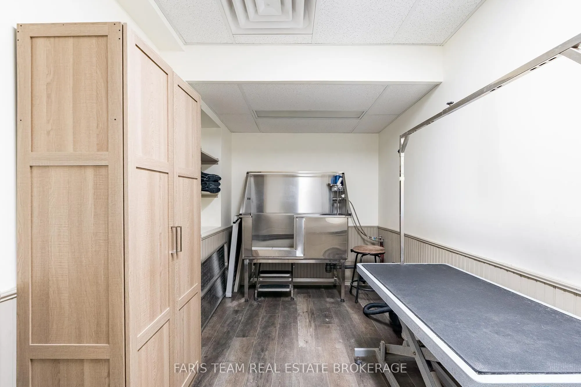301 Concession 4 Road E