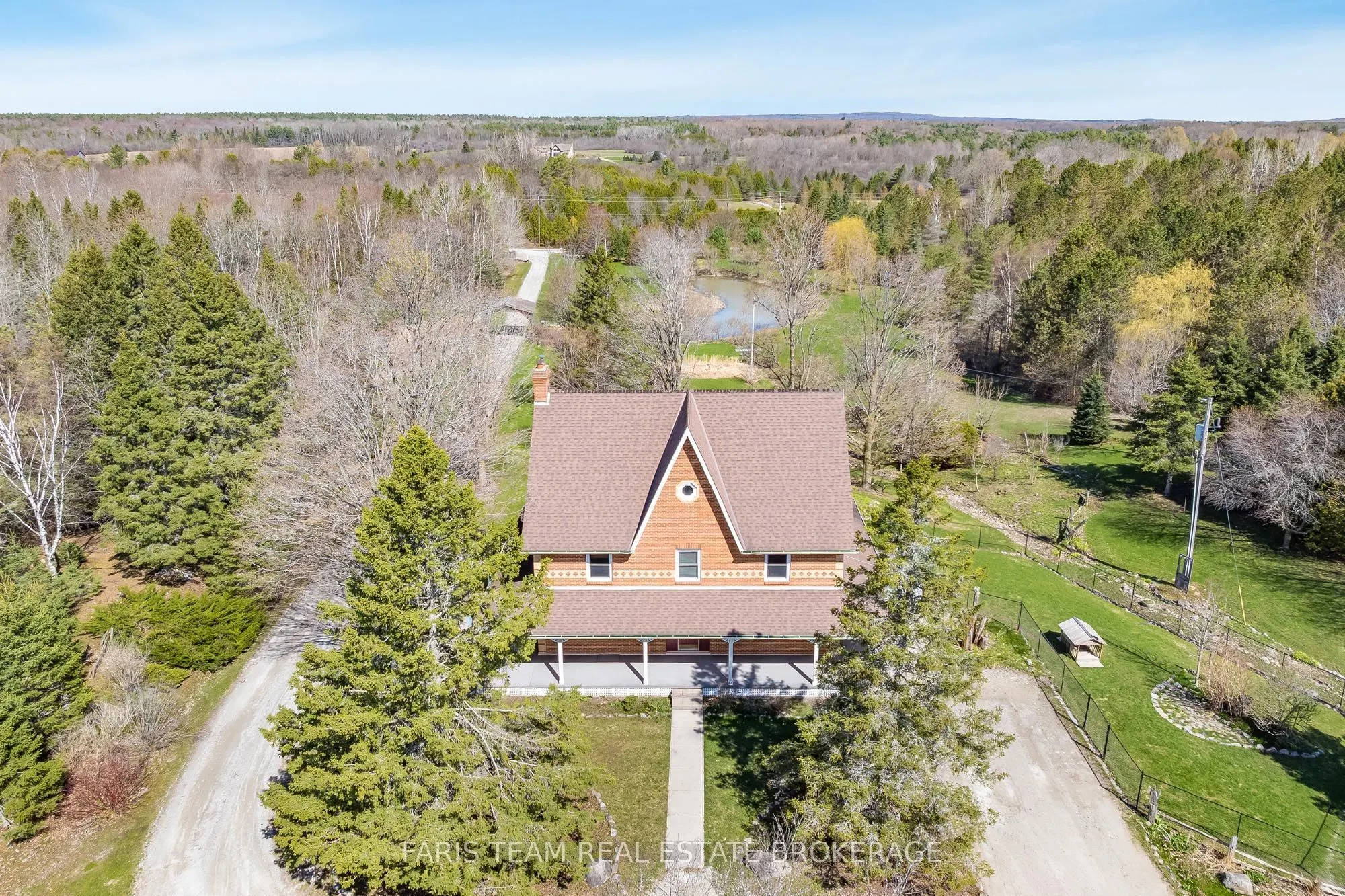 301 Concession 4 Road E