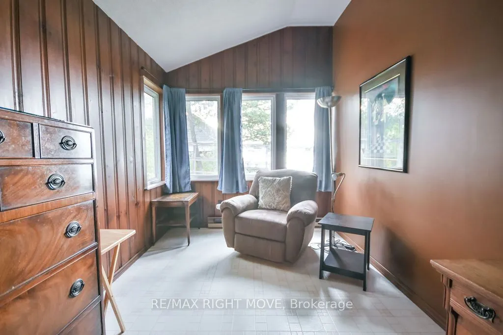 1467 Cunningham Crescent