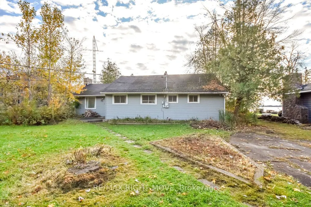 1467 Cunningham Crescent